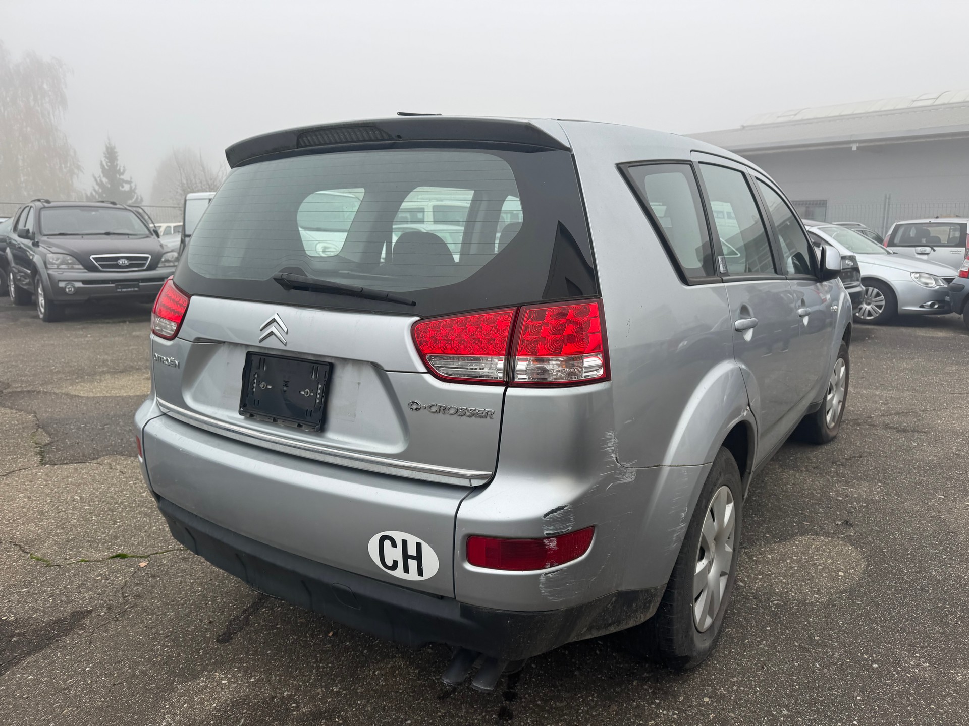 CITROEN C-Crosser 2.2 HDi Essentiel (X)-image-2