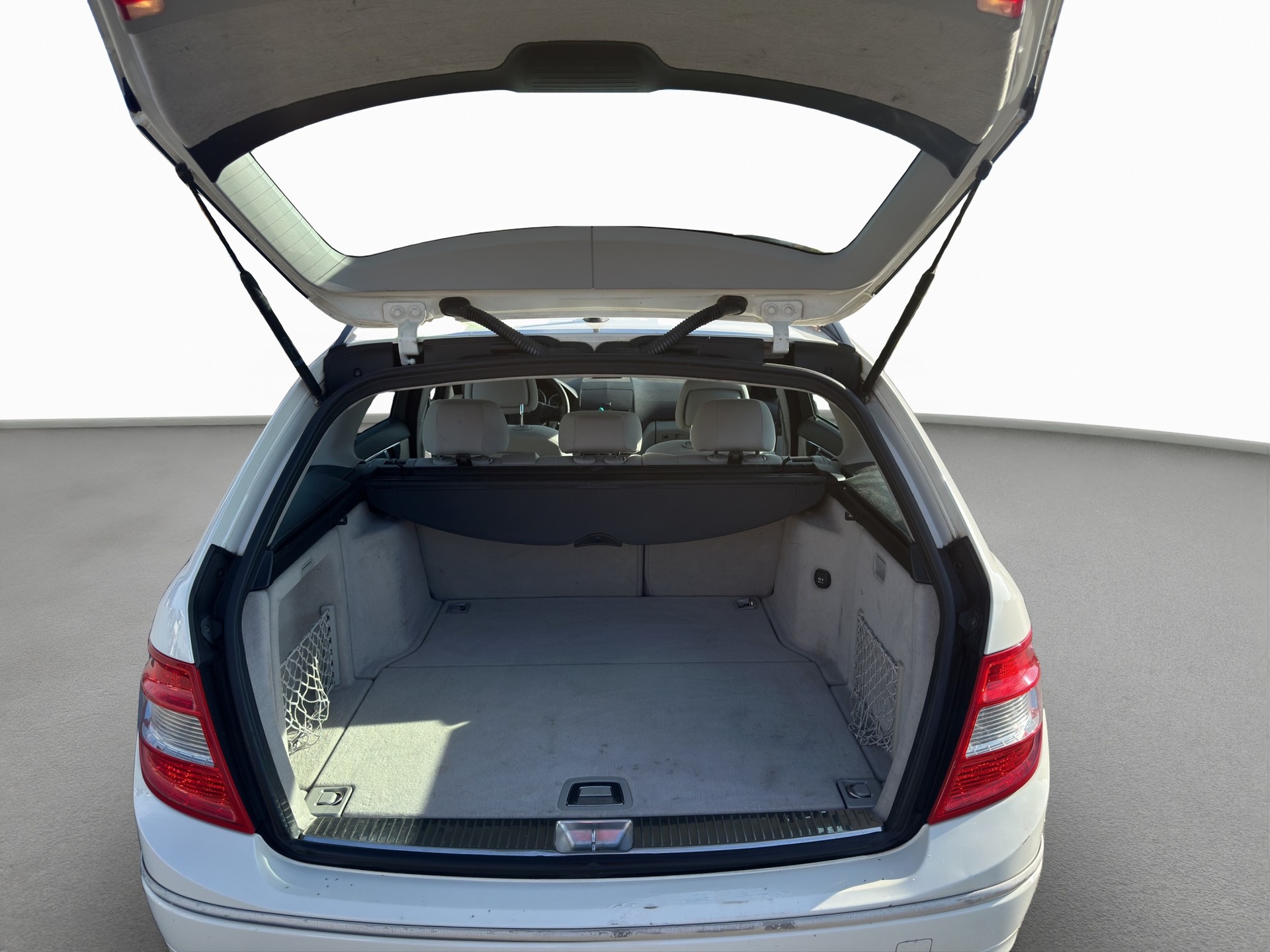 MERCEDES-BENZ C 200 CGI BlueEfficiency My Star Automatic-image-10