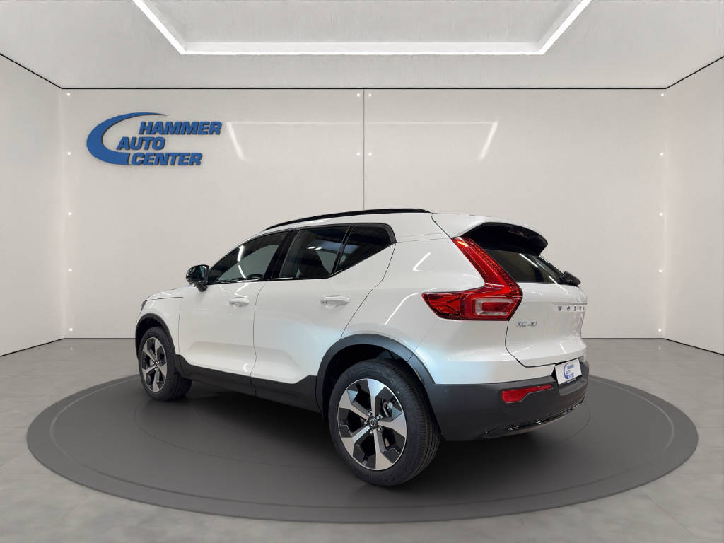 VOLVO XC40 2.0 B4 MH Ultra Dark-image-2