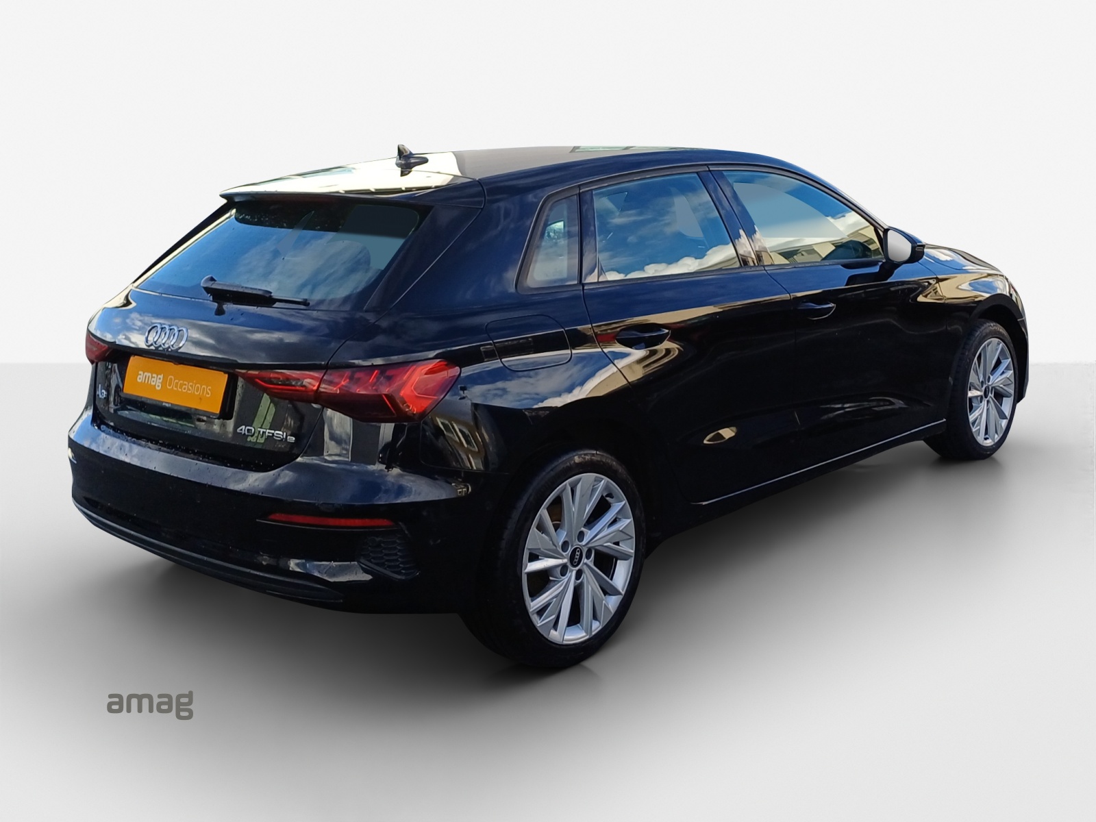 AUDI A3 Sportback 40 TFSI e Attraction S-tronic-image-4