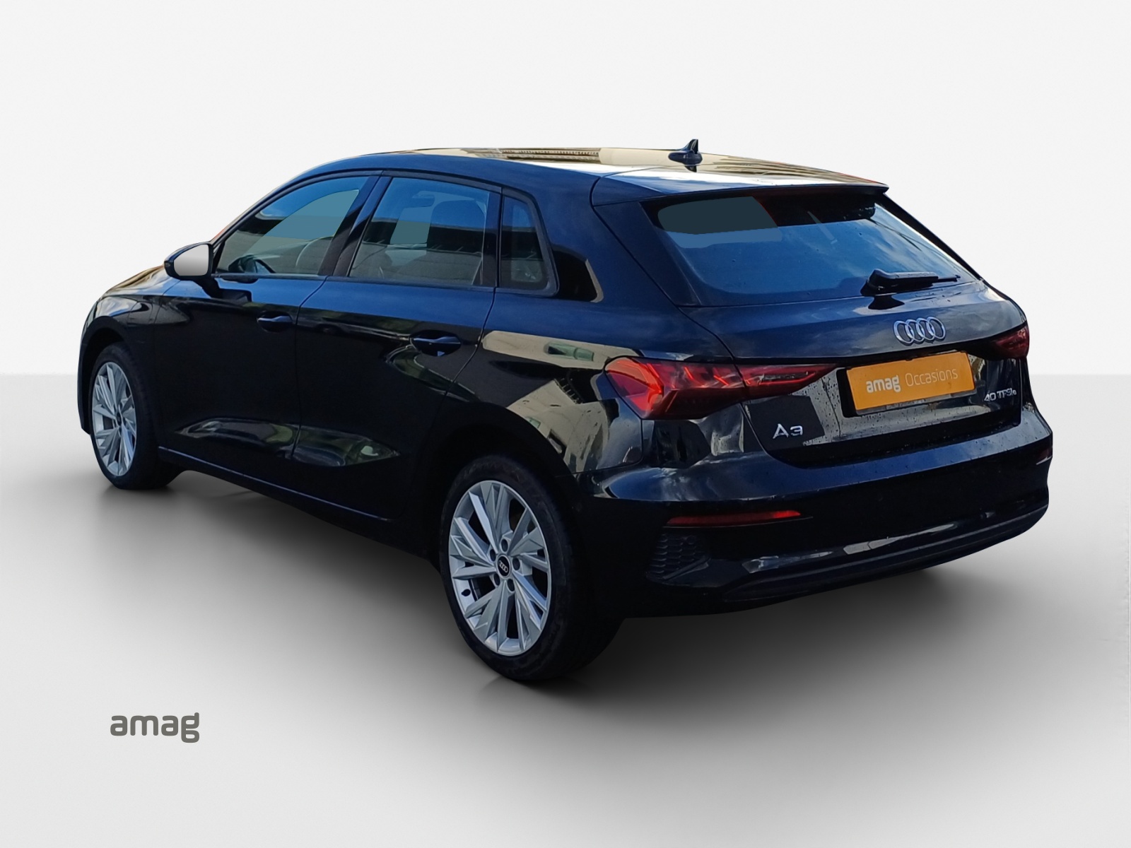 AUDI A3 Sportback 40 TFSI e Attraction S-tronic-image-2
