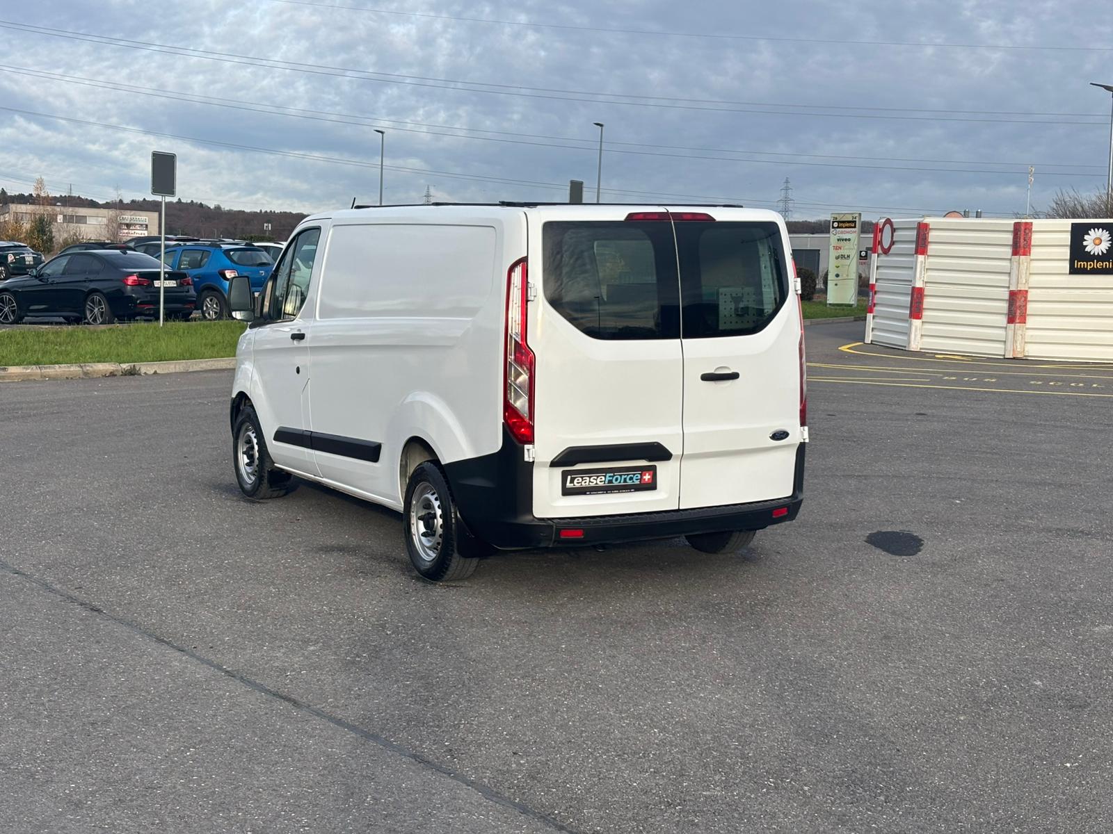 FORD Transit Custom Van 250 L1H1 Startup-image-15