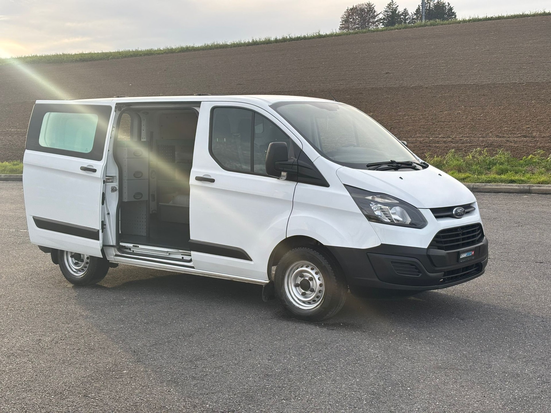 FORD Transit Custom Van 250 L1H1 Startup-image-1