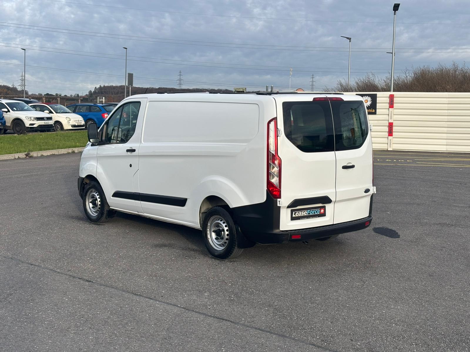 FORD Transit Custom Van 250 L1H1 Startup-image-16