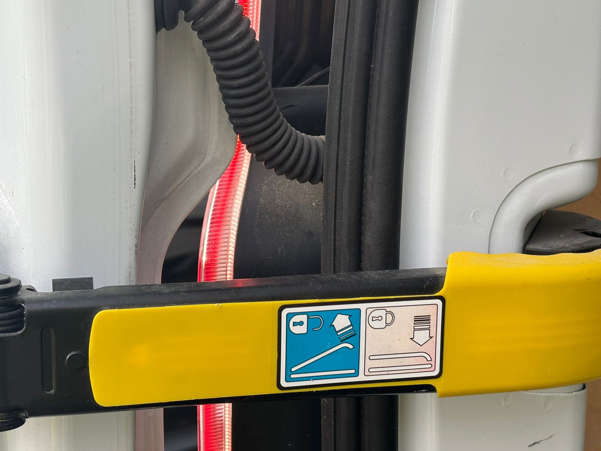 FORD Transit Custom Van 250 L1H1 Startup-image-30