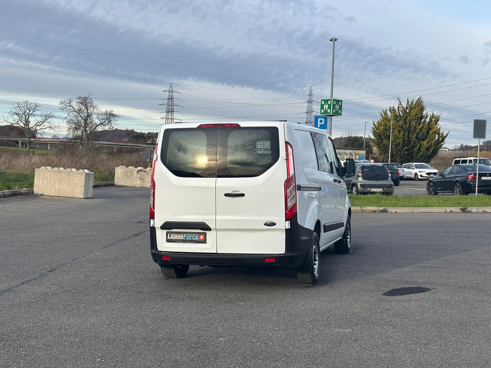 FORD Transit Custom Van 250 L1H1 Startup-image-14