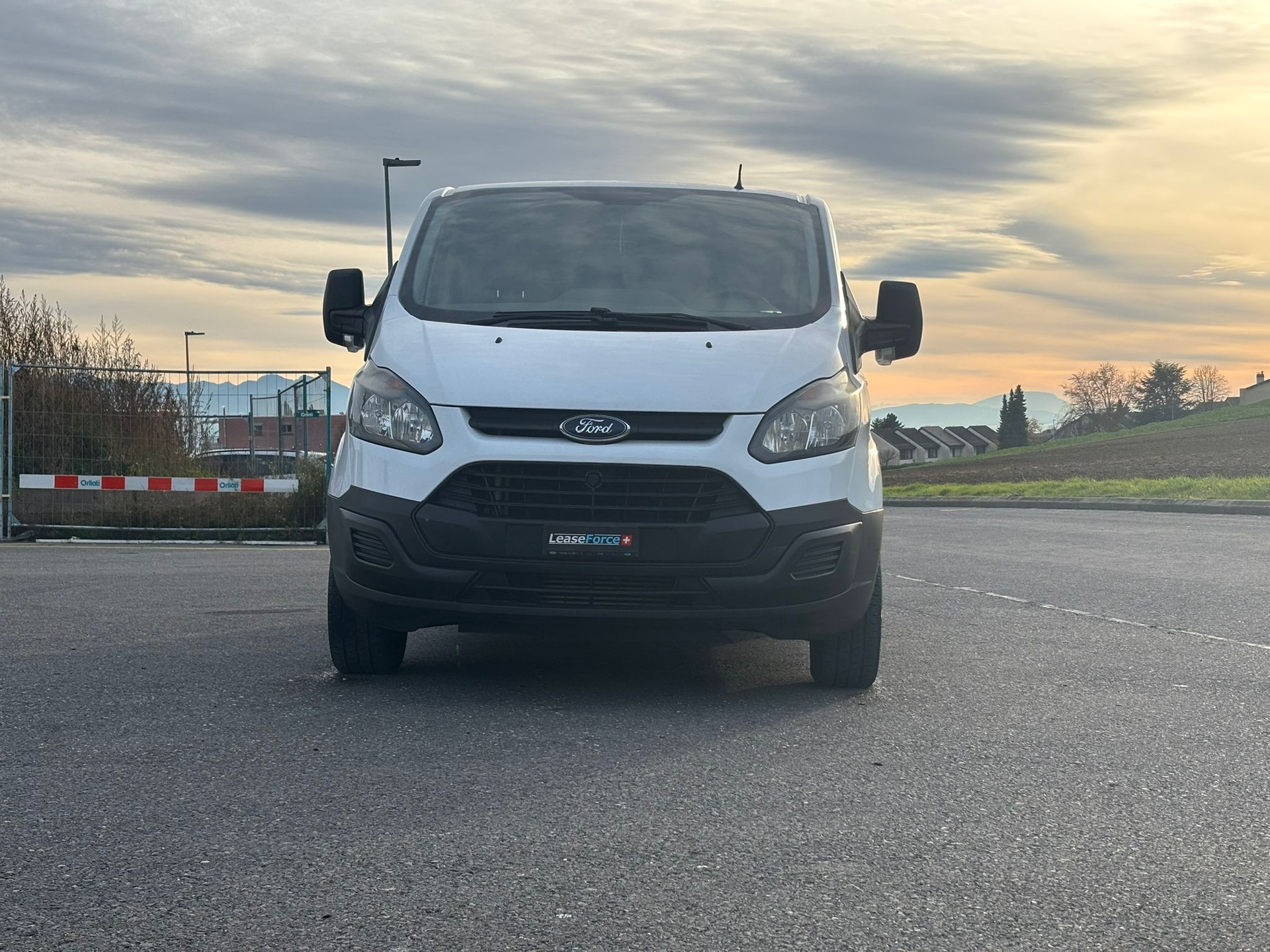 FORD Transit Custom Van 250 L1H1 Startup-image-4