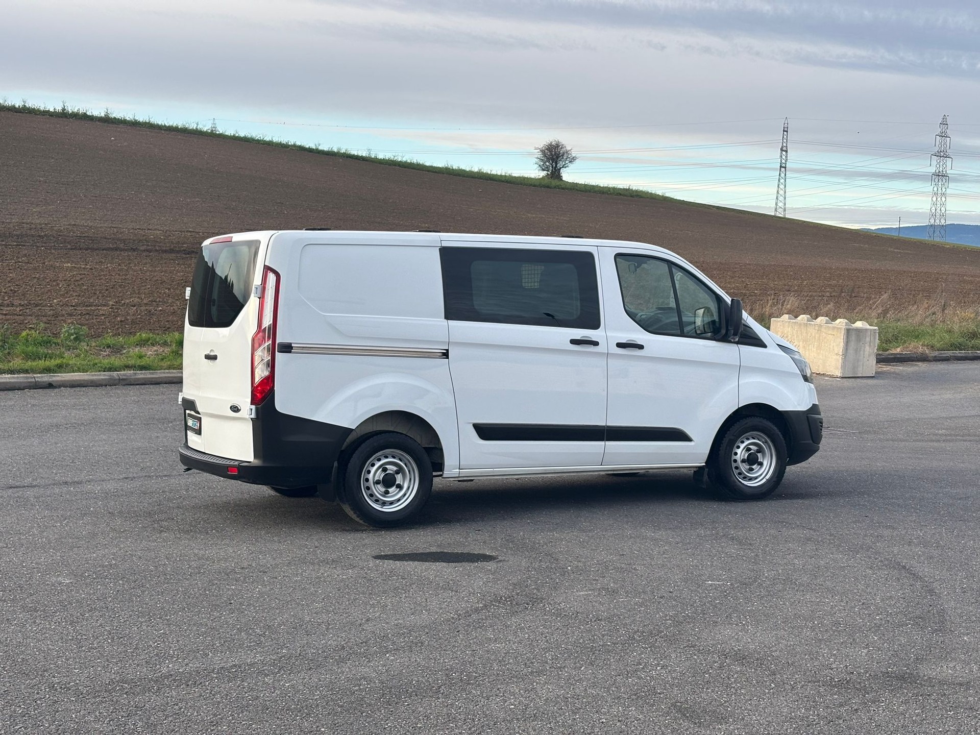 FORD Transit Custom Van 250 L1H1 Startup-image-9