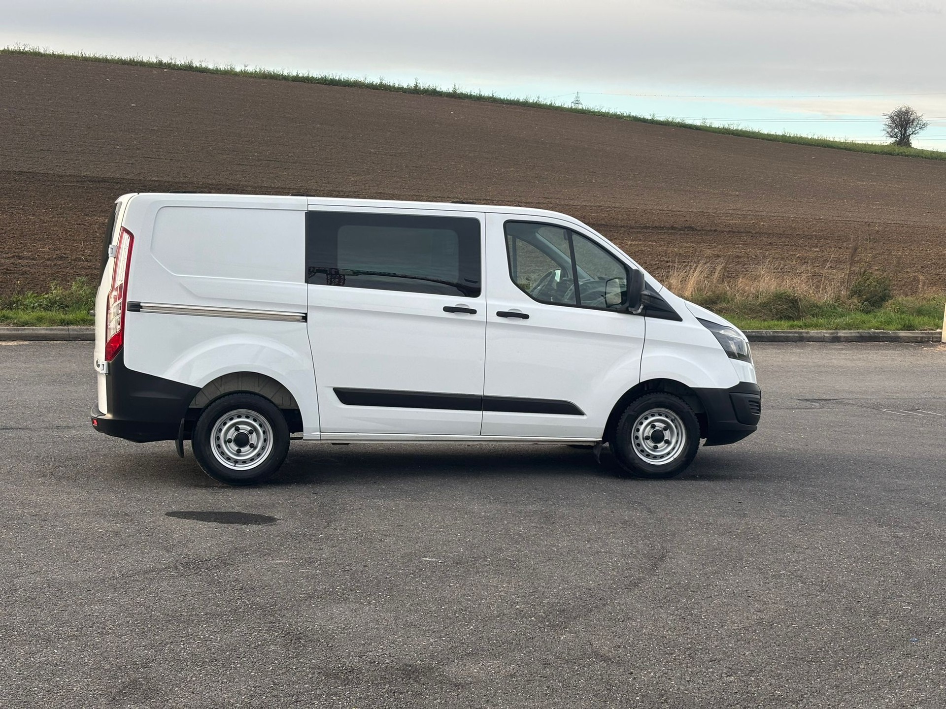FORD Transit Custom Van 250 L1H1 Startup-image-8