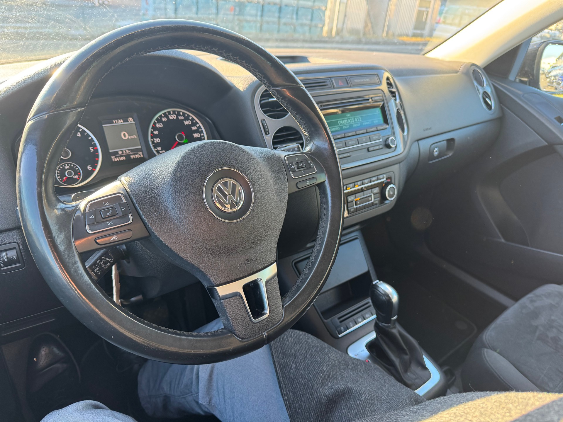 VW Tiguan 2.0 TDI BlueMotion Sport&Style 4Motion DSG-image-15