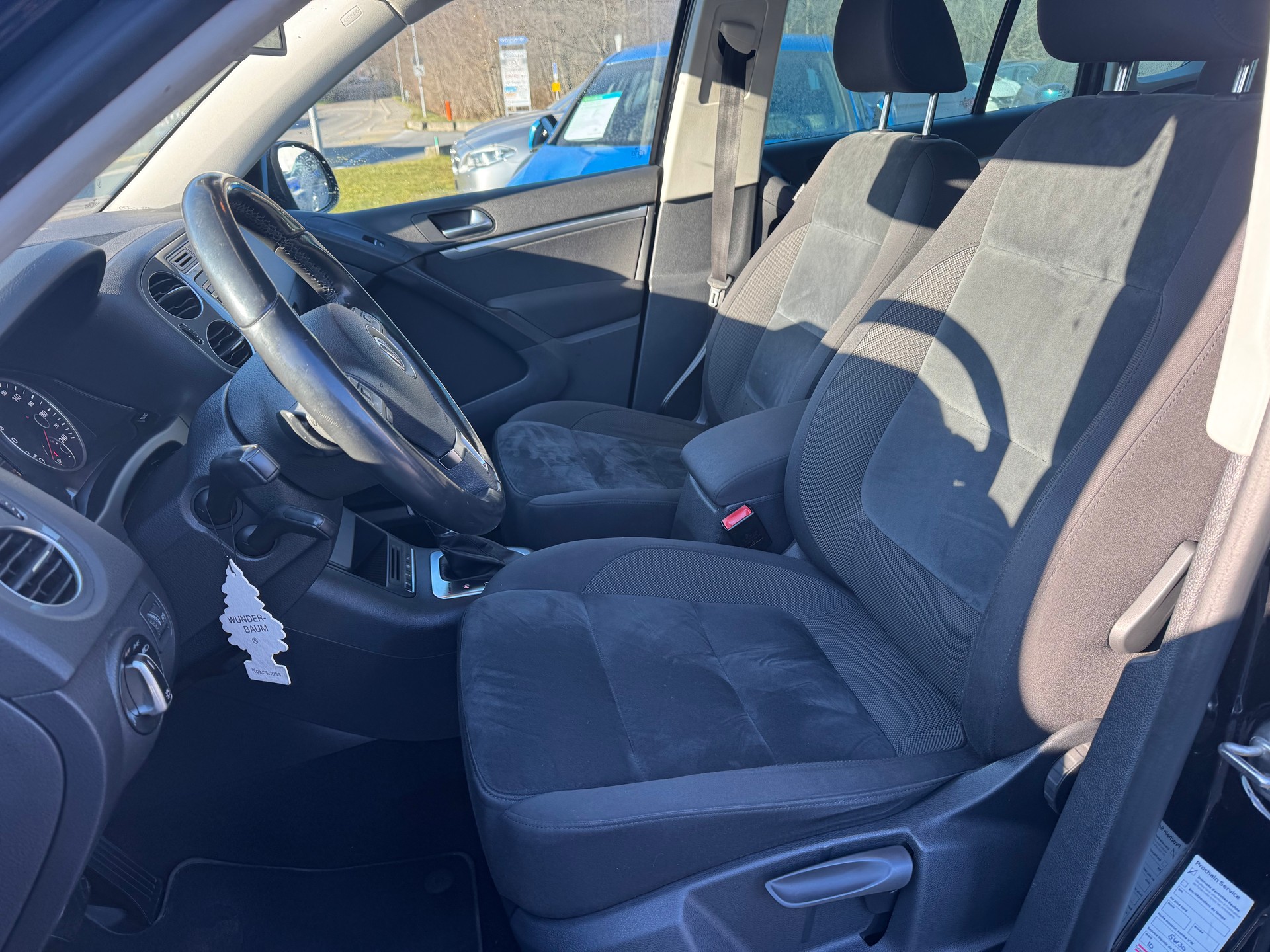 VW Tiguan 2.0 TDI BlueMotion Sport&Style 4Motion DSG-image-8