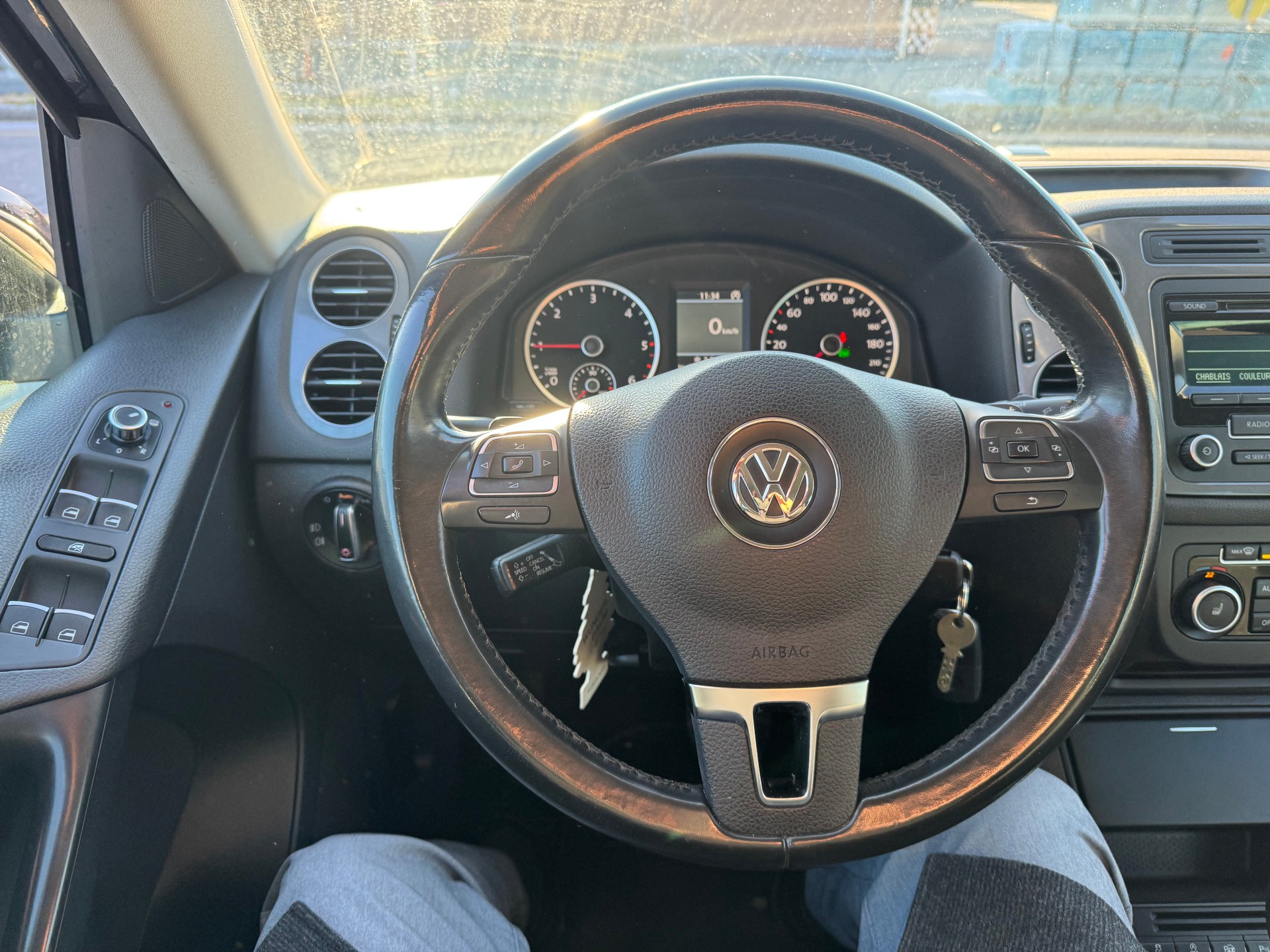 VW Tiguan 2.0 TDI BlueMotion Sport&Style 4Motion DSG-image-11