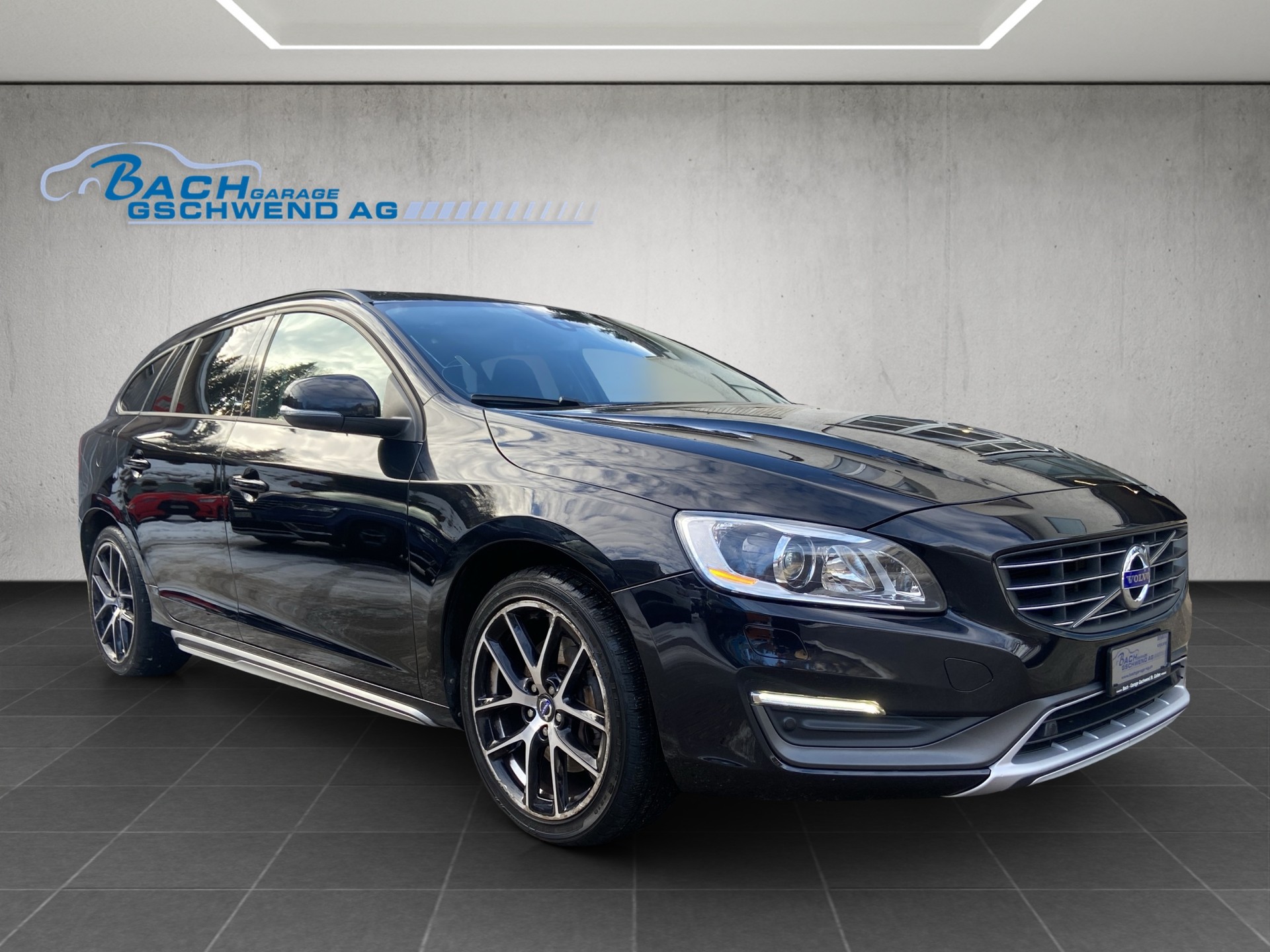 VOLVO V60 D4 AWD Family Edition Geartronic-image-1