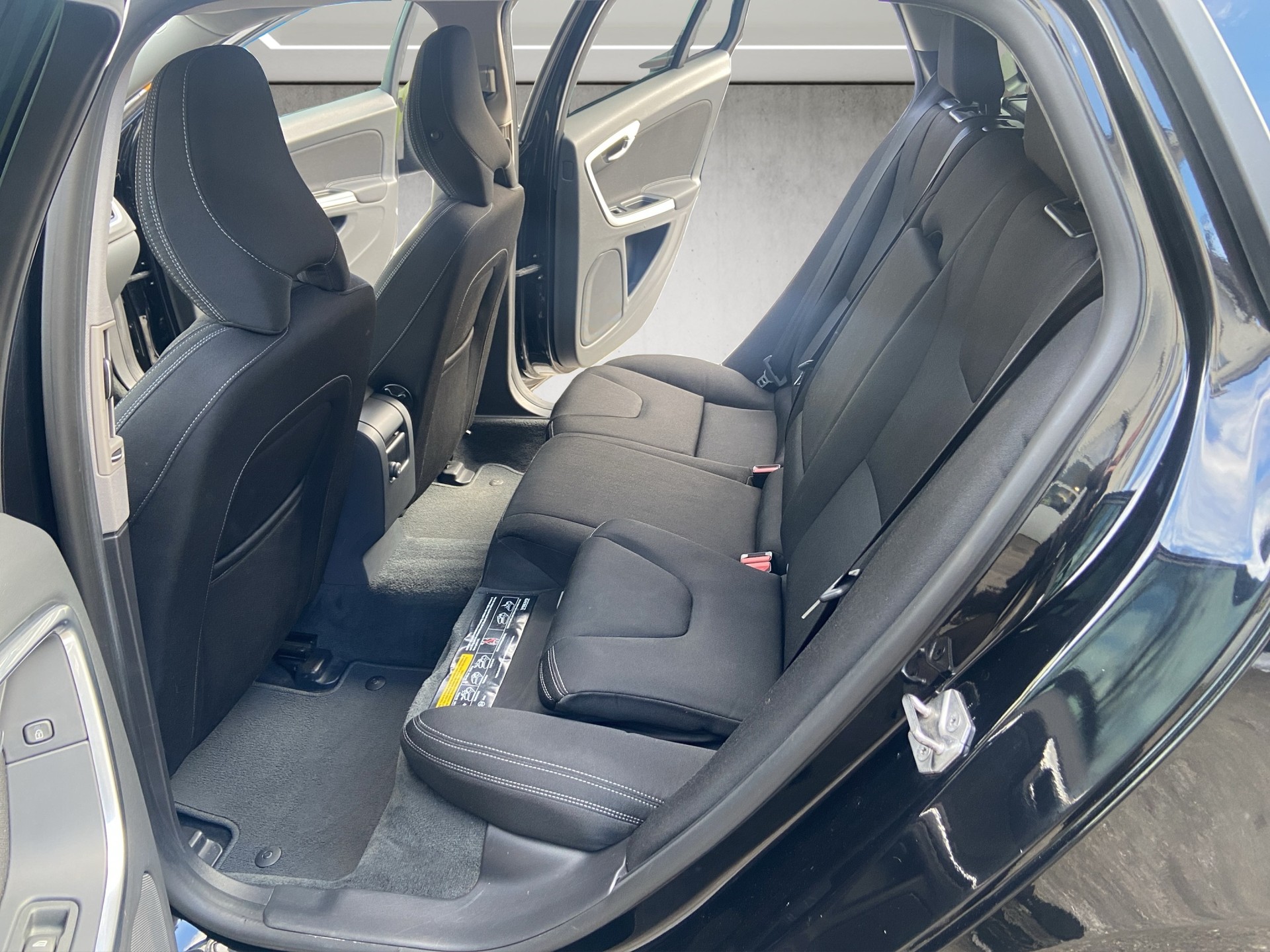 VOLVO V60 D4 AWD Family Edition Geartronic-image-7