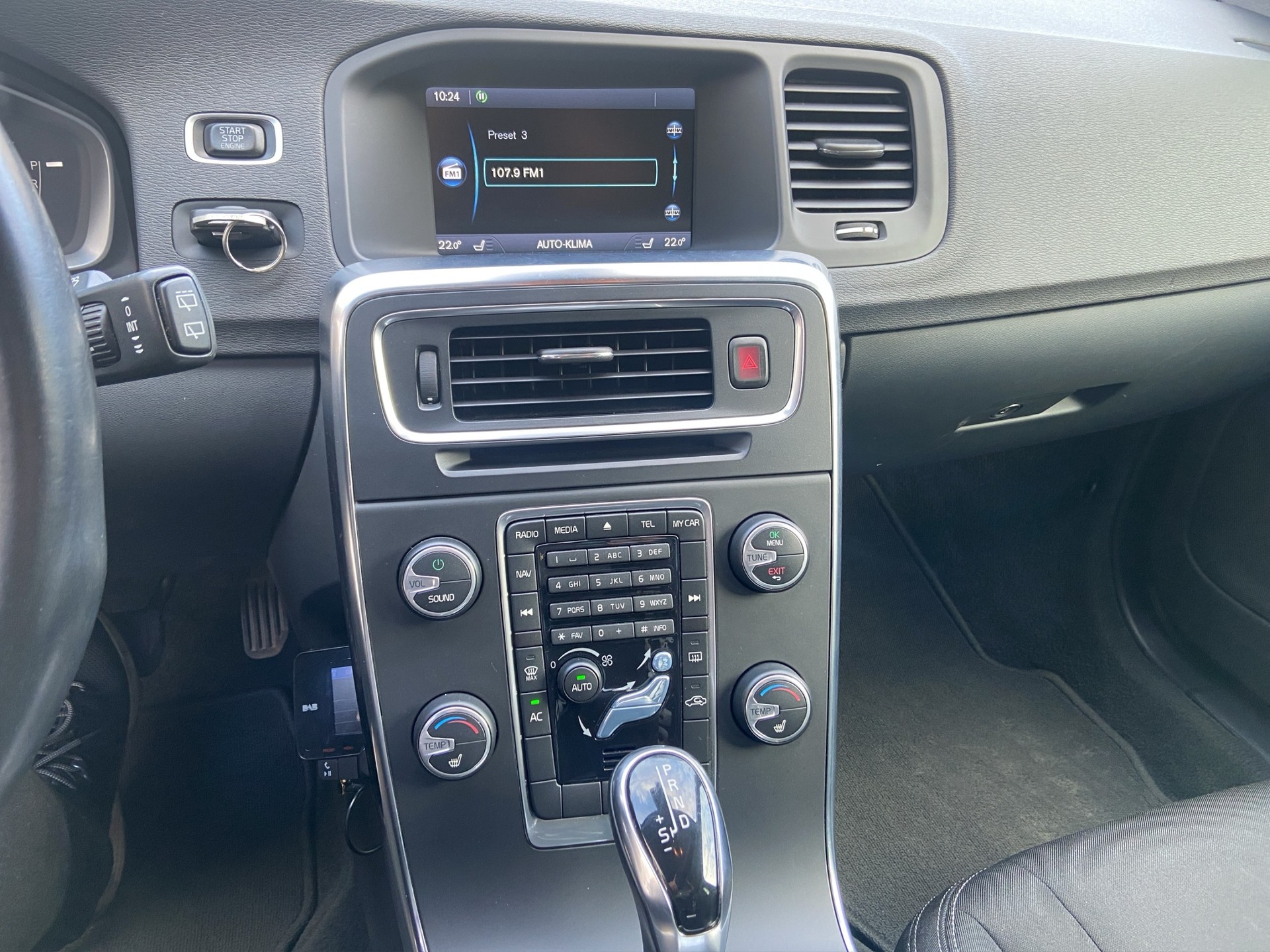 VOLVO V60 D4 AWD Family Edition Geartronic-image-9