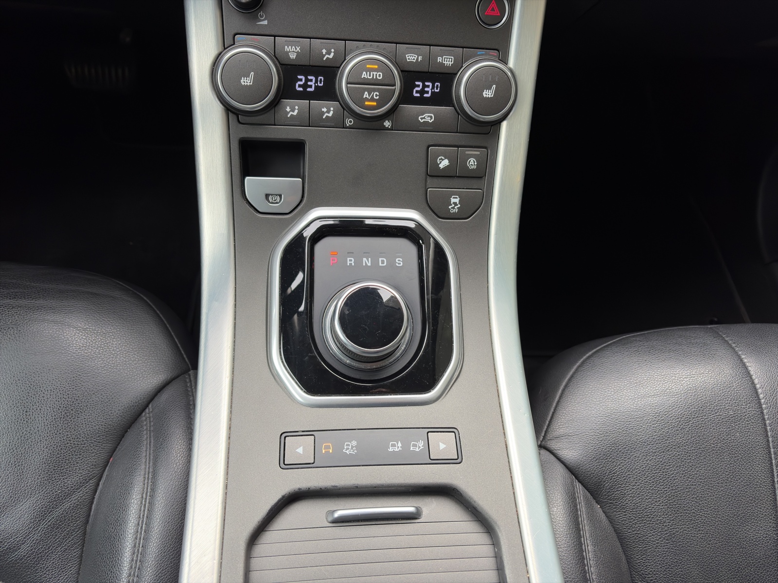 LAND ROVER Range Rover Evoque 2.0 Si4 SE-image-14