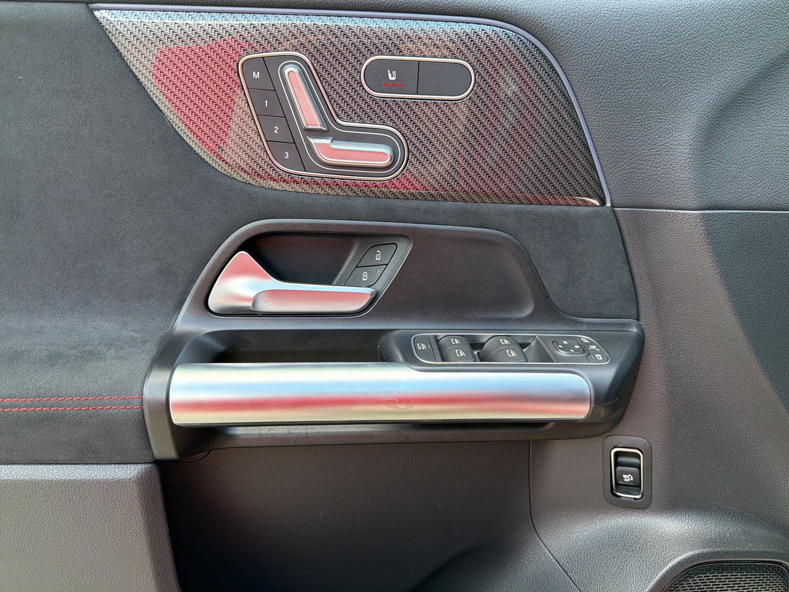 MERCEDES-BENZ B 250 4Matic 8G-DCT-image-11