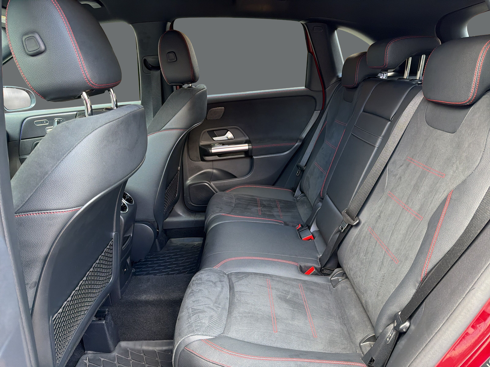 MERCEDES-BENZ B 250 4Matic 8G-DCT-image-13