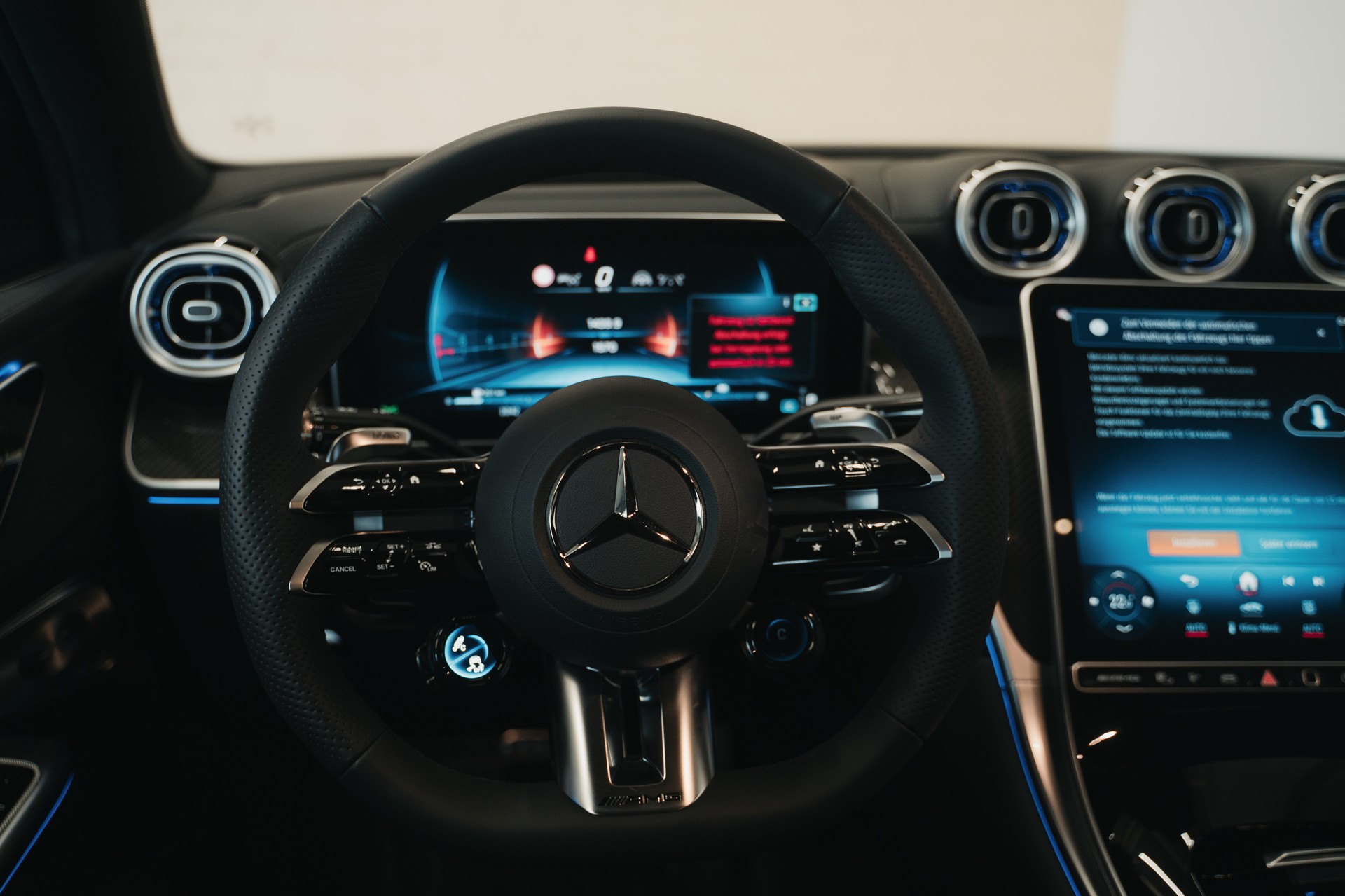 MERCEDES-BENZ GLC Coupé 63 S e AMG Executive Edition 4Matic 9G-Tronic-image-11