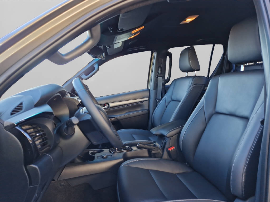 TOYOTA Hilux Double Cab.-Pick-up 2.8 48039/000-image-8