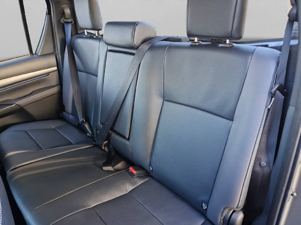 TOYOTA Hilux Double Cab.-Pick-up 2.8 48039/000-image-12