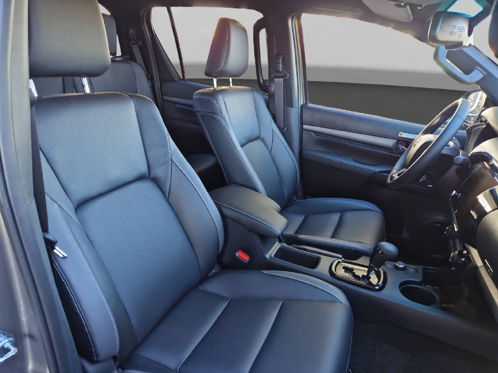 TOYOTA Hilux Double Cab.-Pick-up 2.8 48039/000-image-9