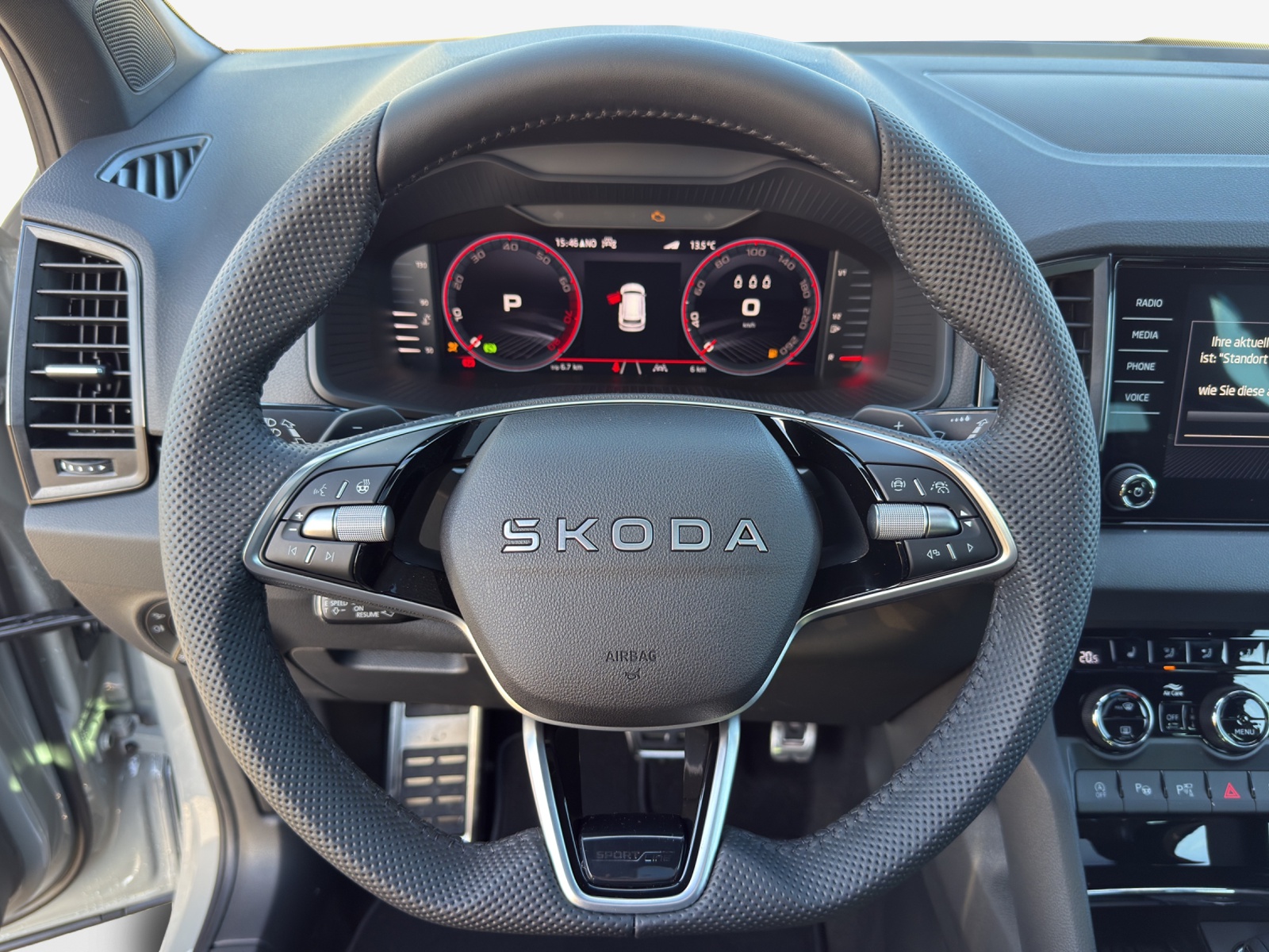 SKODA Karoq 2.0 TSI SportLine 4x4 DSG-image-9