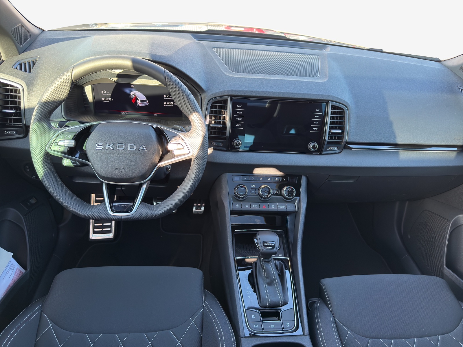 SKODA Karoq 2.0 TSI SportLine 4x4 DSG-image-8