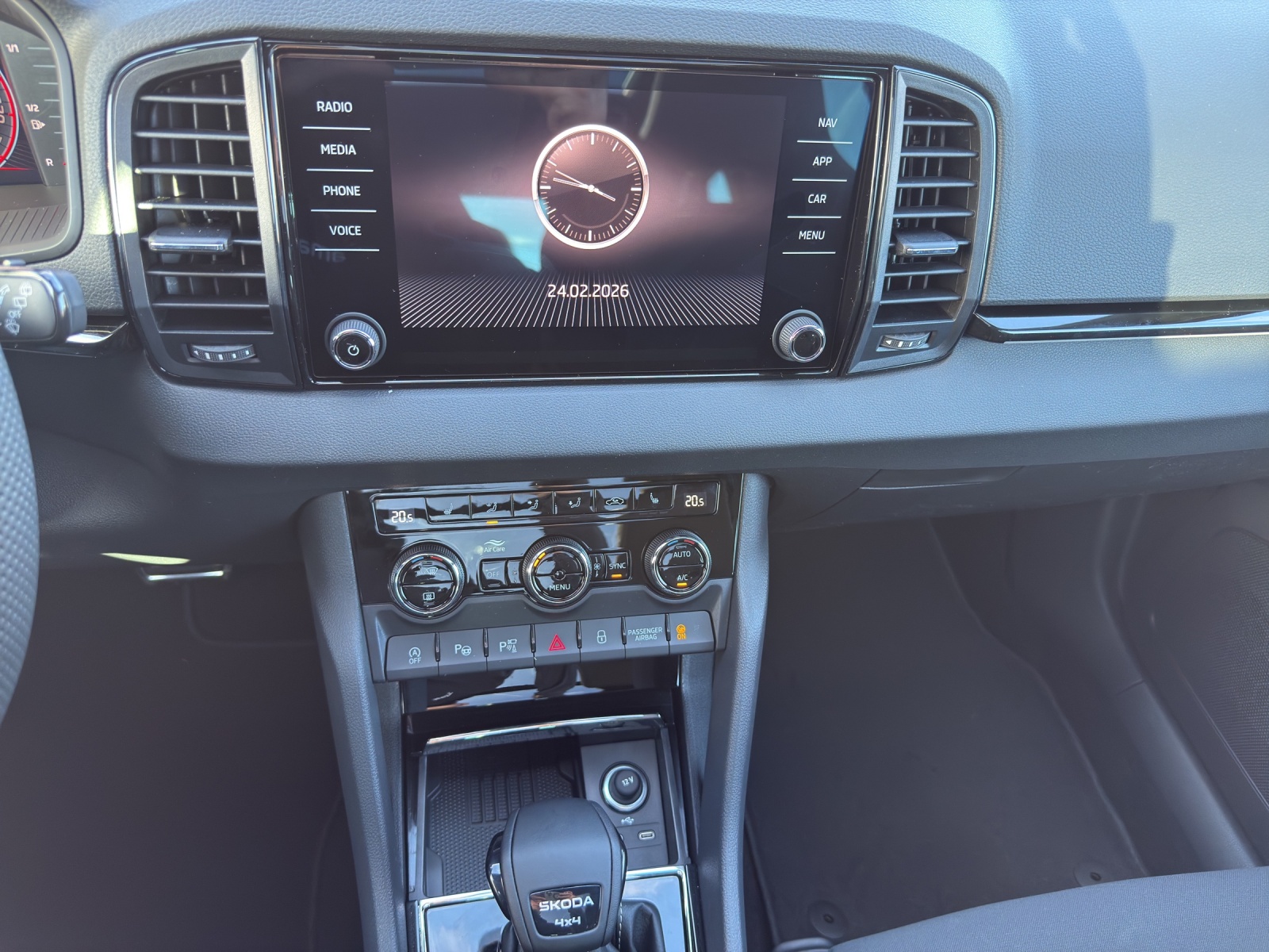 SKODA Karoq 2.0 TSI SportLine 4x4 DSG-image-10