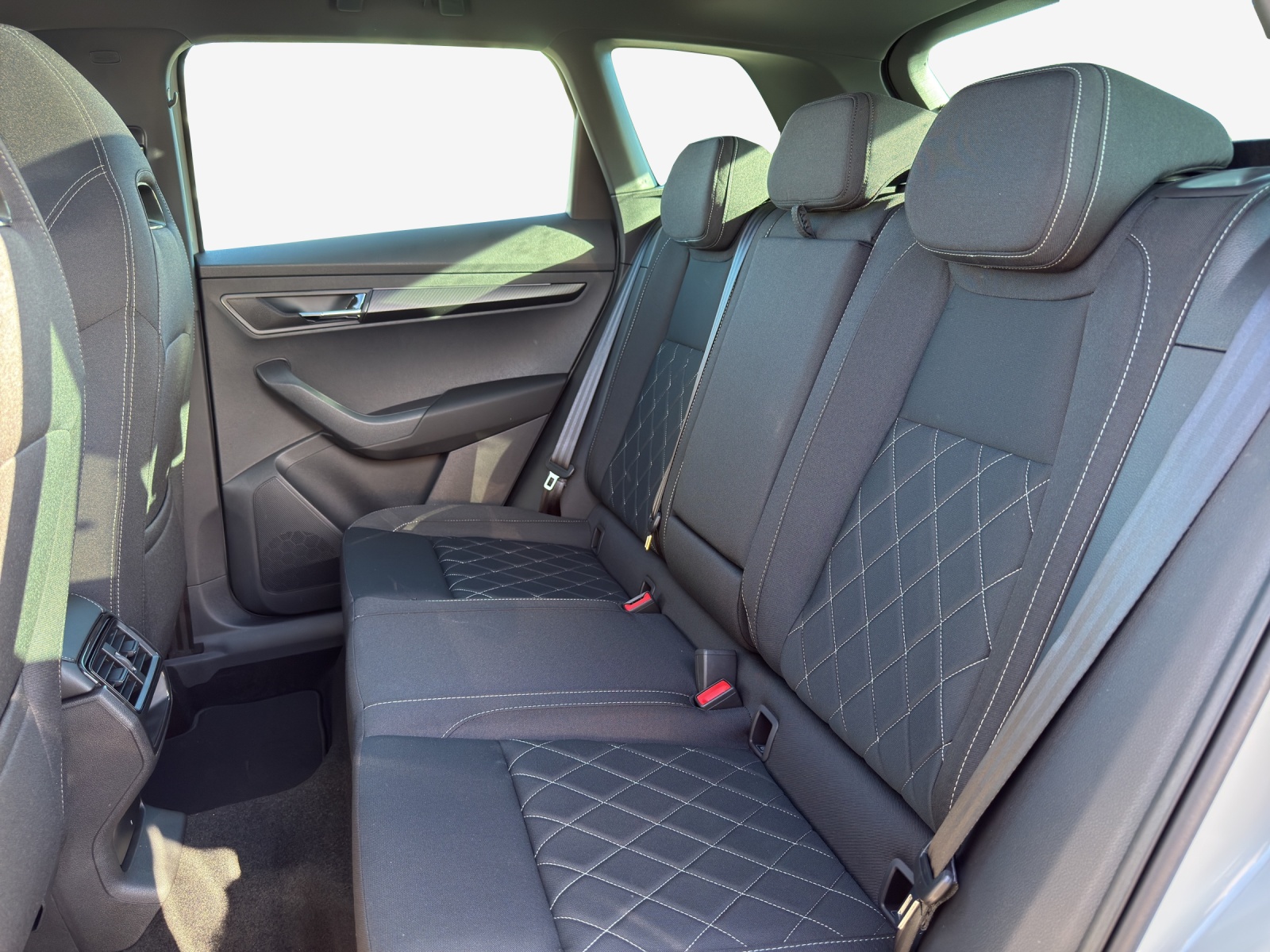 SKODA Karoq 2.0 TSI SportLine 4x4 DSG-image-11