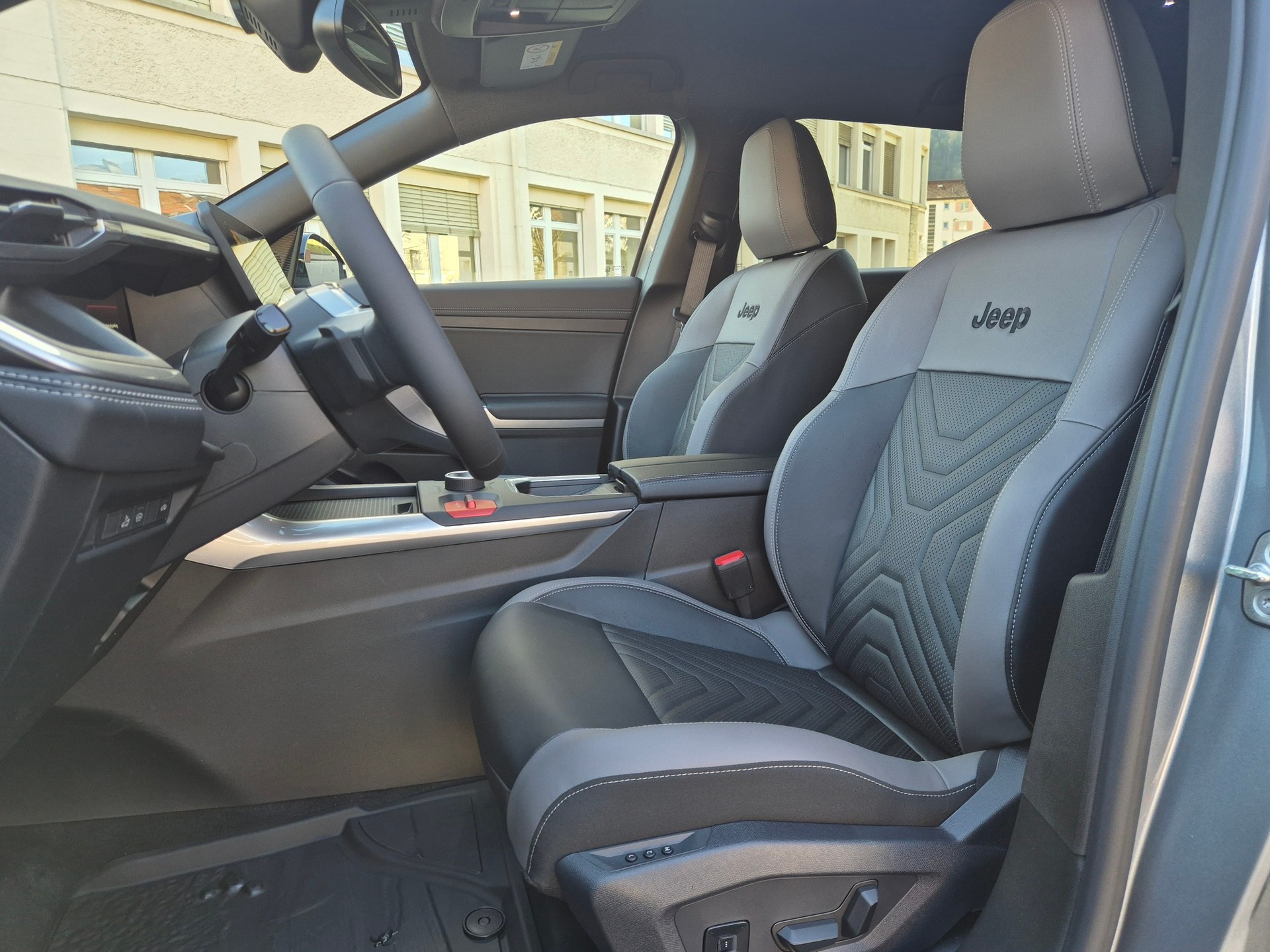 JEEP Compass 1.2 T e-Hybrid First Edition-image-7