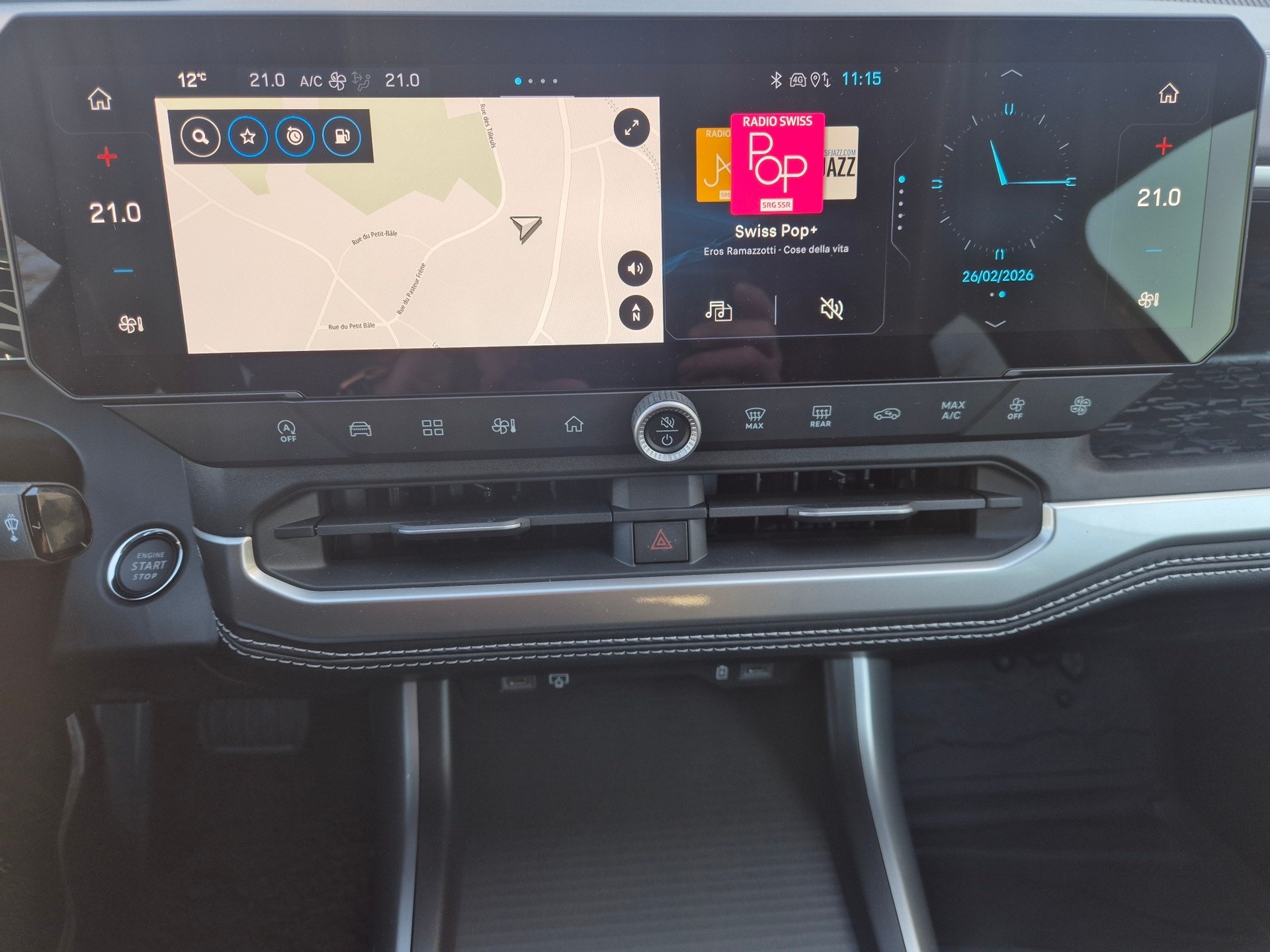 JEEP Compass 1.2 T e-Hybrid First Edition-image-15