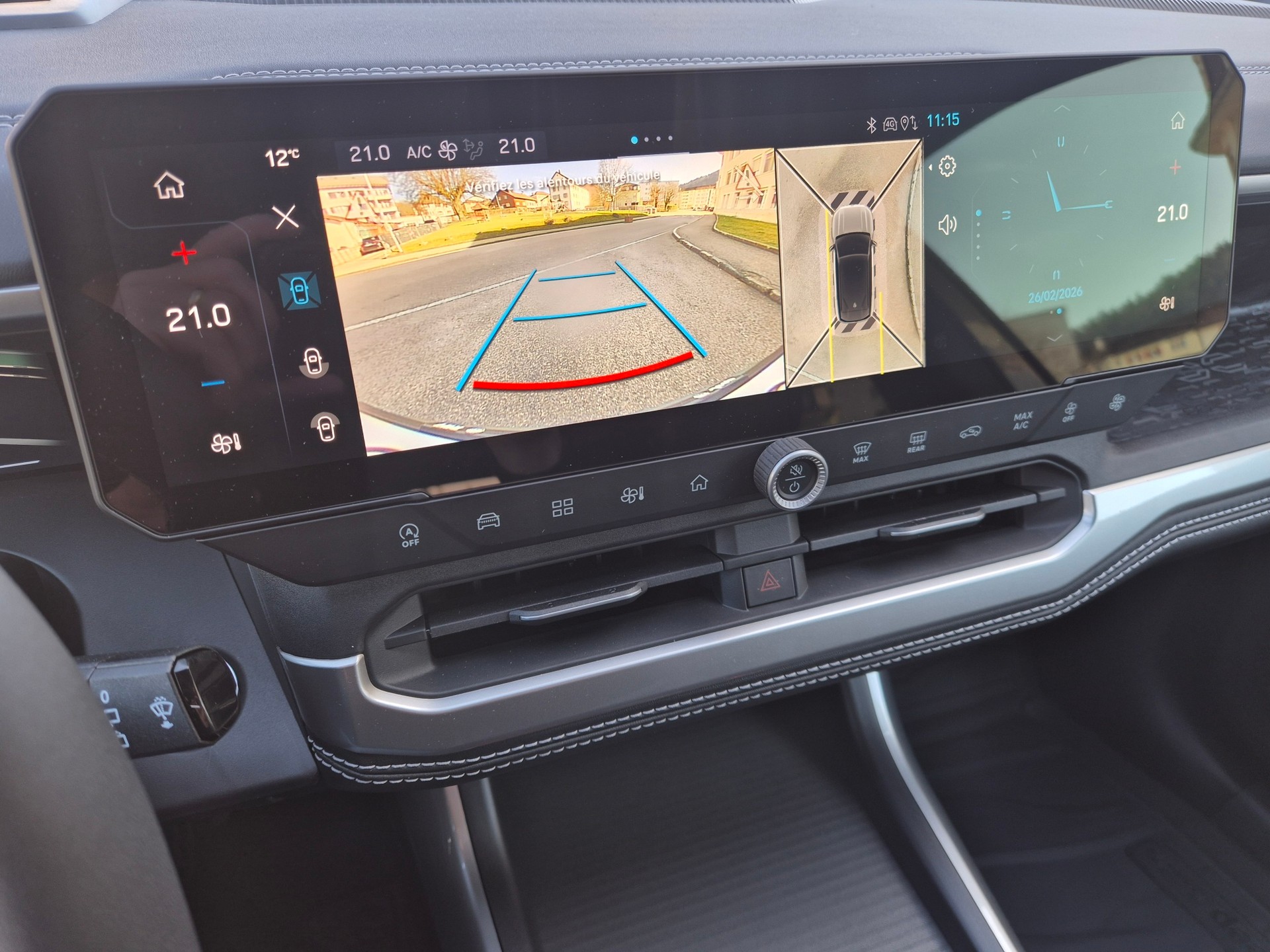 JEEP Compass 1.2 T e-Hybrid First Edition-image-16