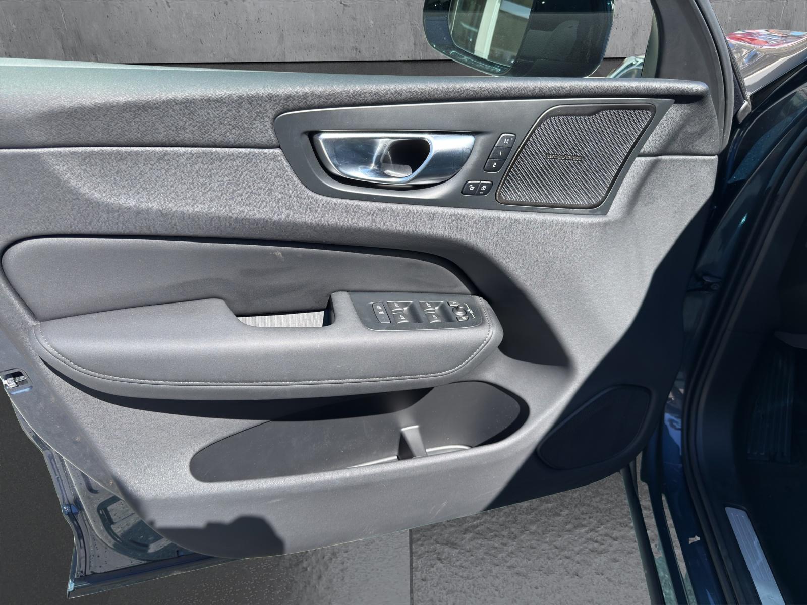 Image VOLVO XC60 XC60 T8 eAWD PluginHybrid Plus Dark Geartronic