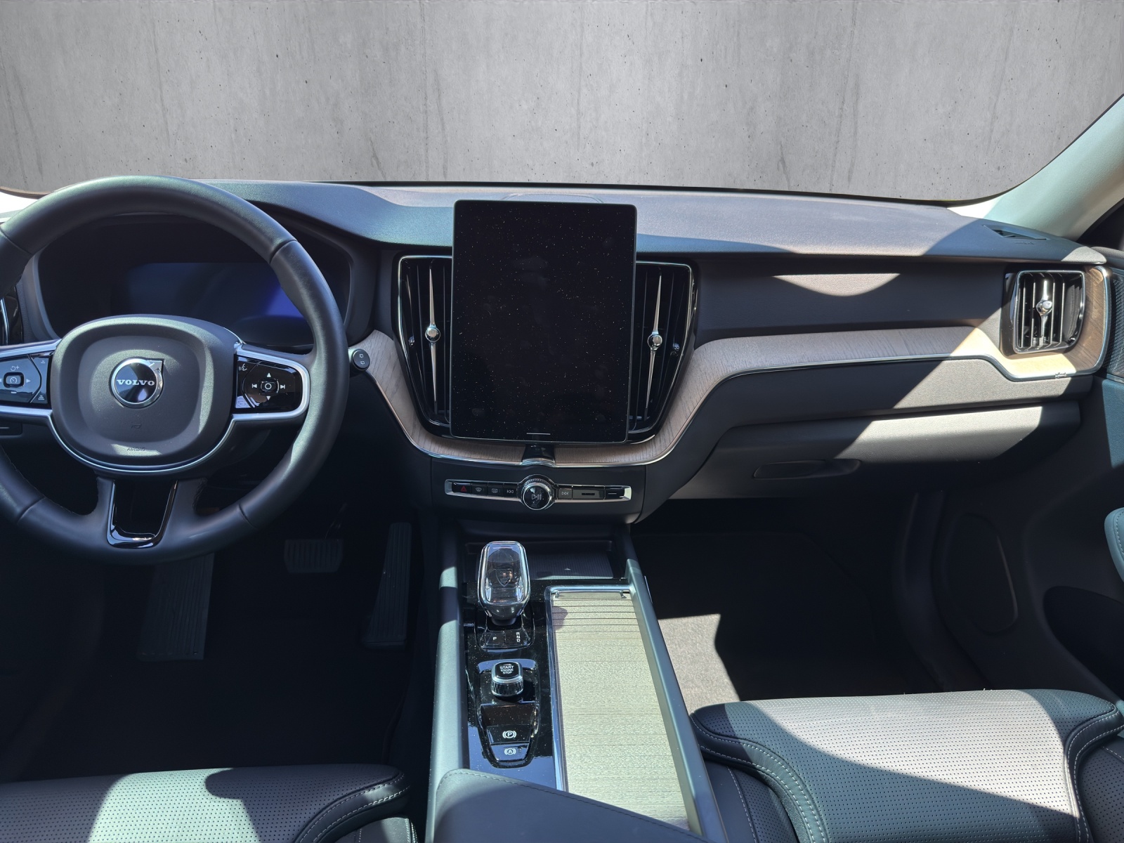 VOLVO XC60 T8 eAWD PluginHybrid Plus Dark Geartronic-image-7