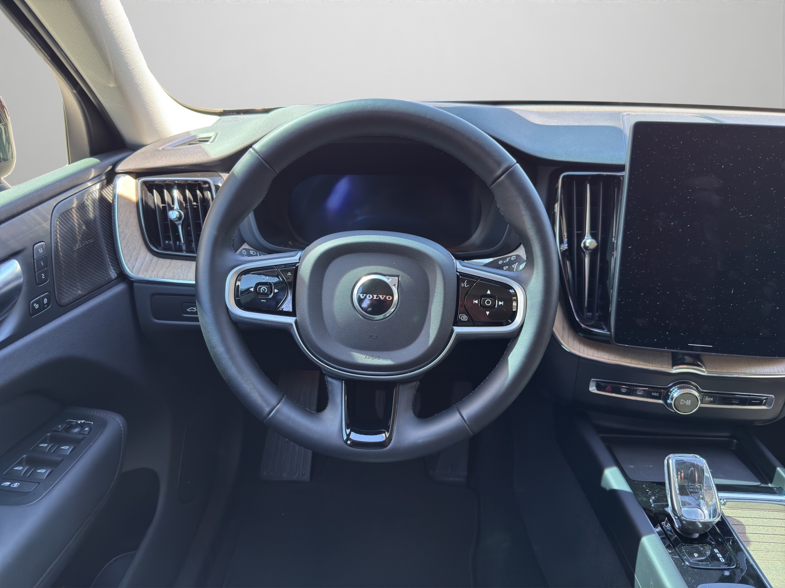 Image VOLVO XC60 XC60 T8 eAWD PluginHybrid Plus Dark Geartronic