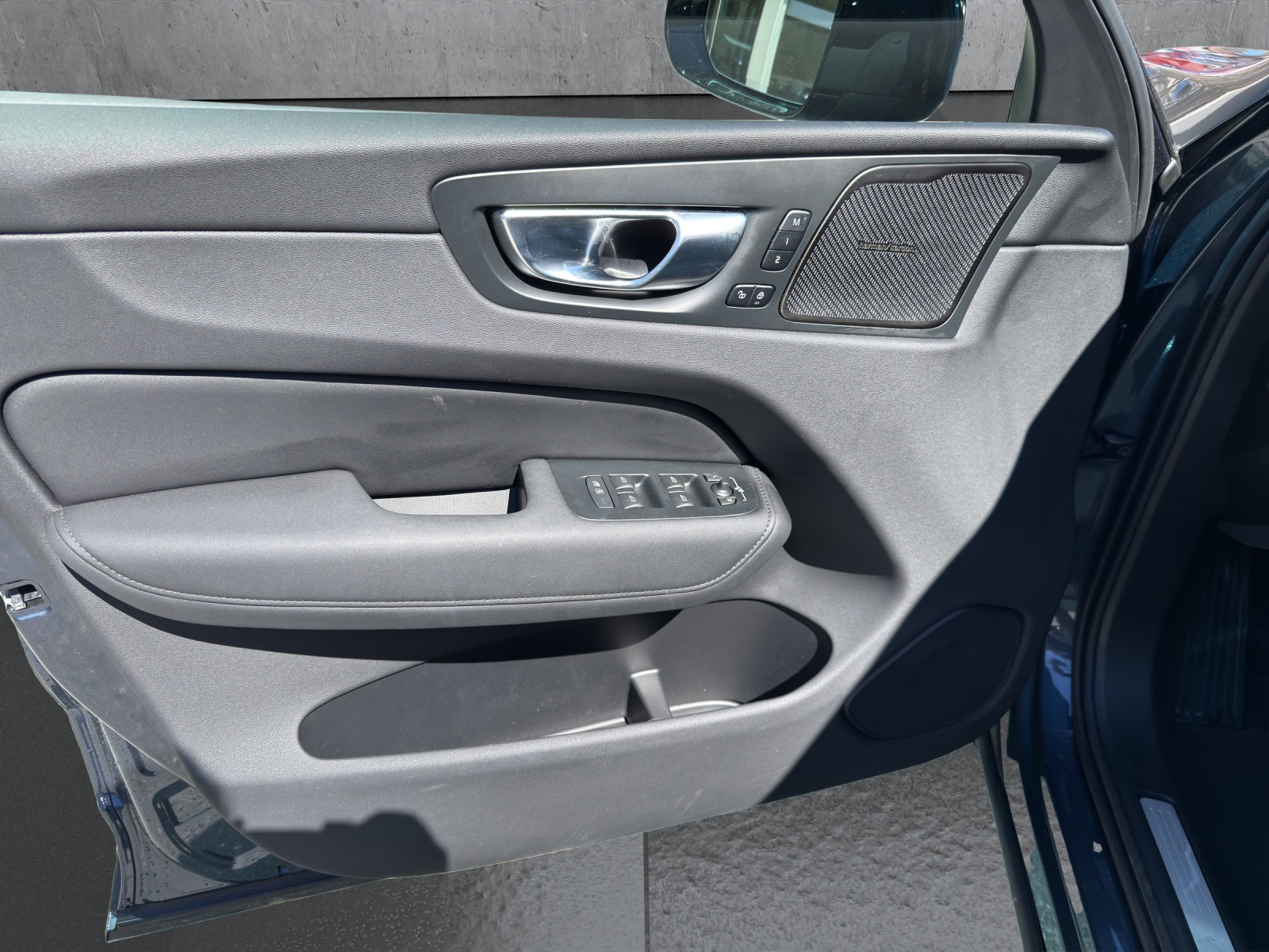 VOLVO XC60 T8 eAWD PluginHybrid Plus Dark Geartronic-image-9