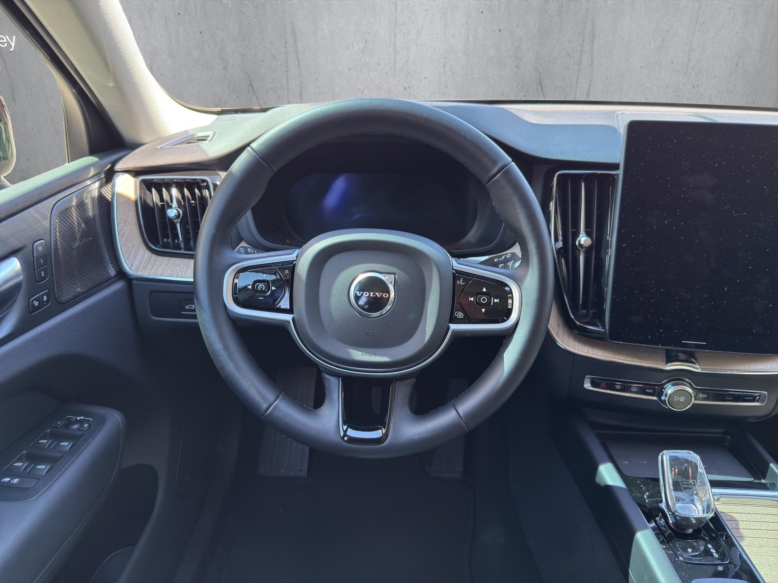 Image VOLVO XC60 XC60 T8 eAWD PluginHybrid Plus Dark Geartronic