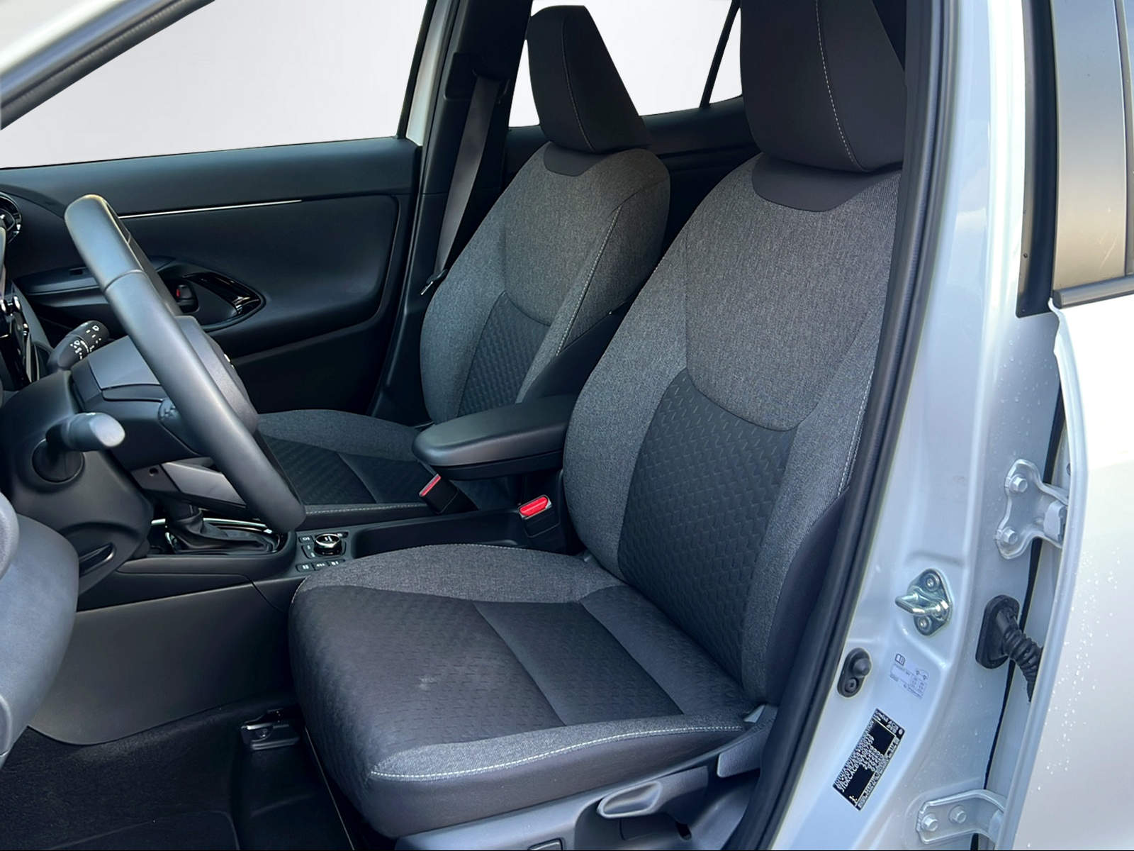 TOYOTA Yaris Cross 1.5 VVT-i HSD Trend AWD-i-image-14