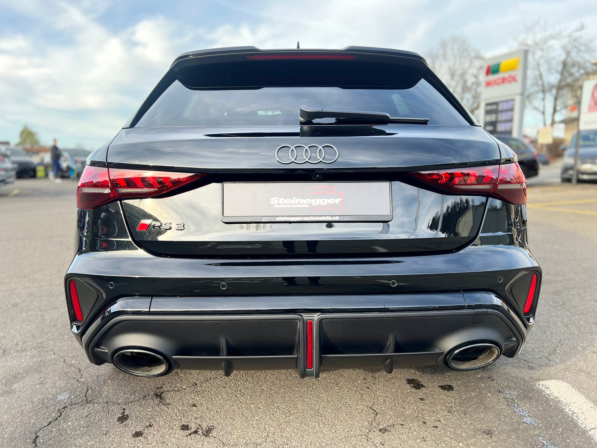 AUDI RS3 Sportback 2.5 TSI quattro S-tronic-image-9