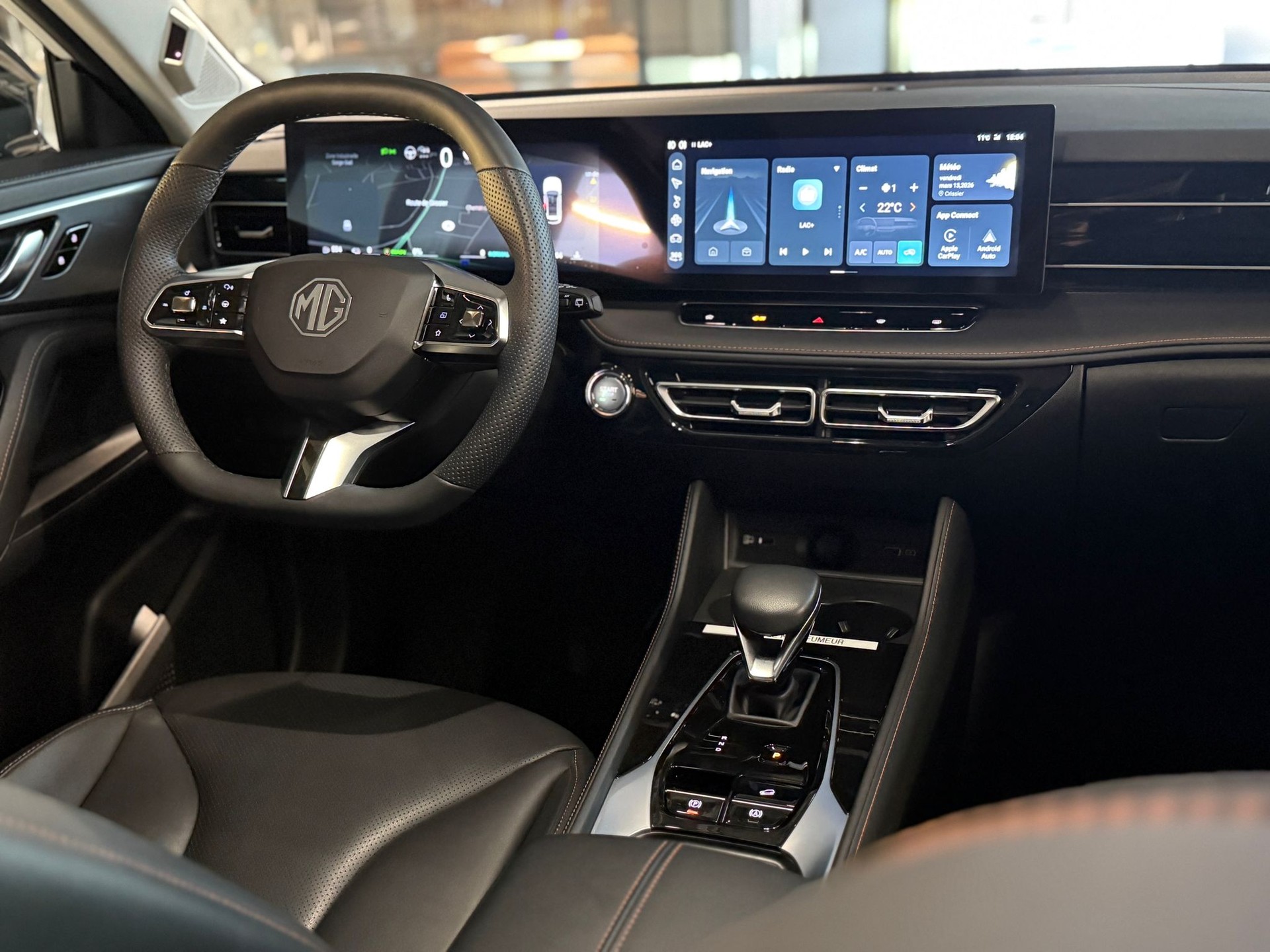 MG HS 1.5 T PHEV Luxury-image-10