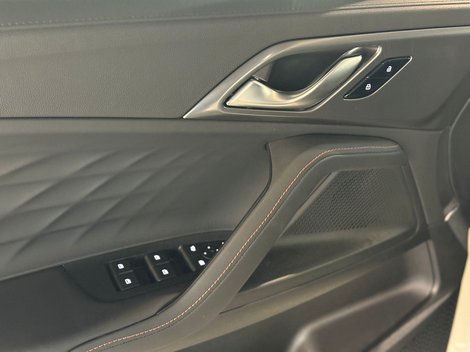 MG HS 1.5 T PHEV Luxury-image-17
