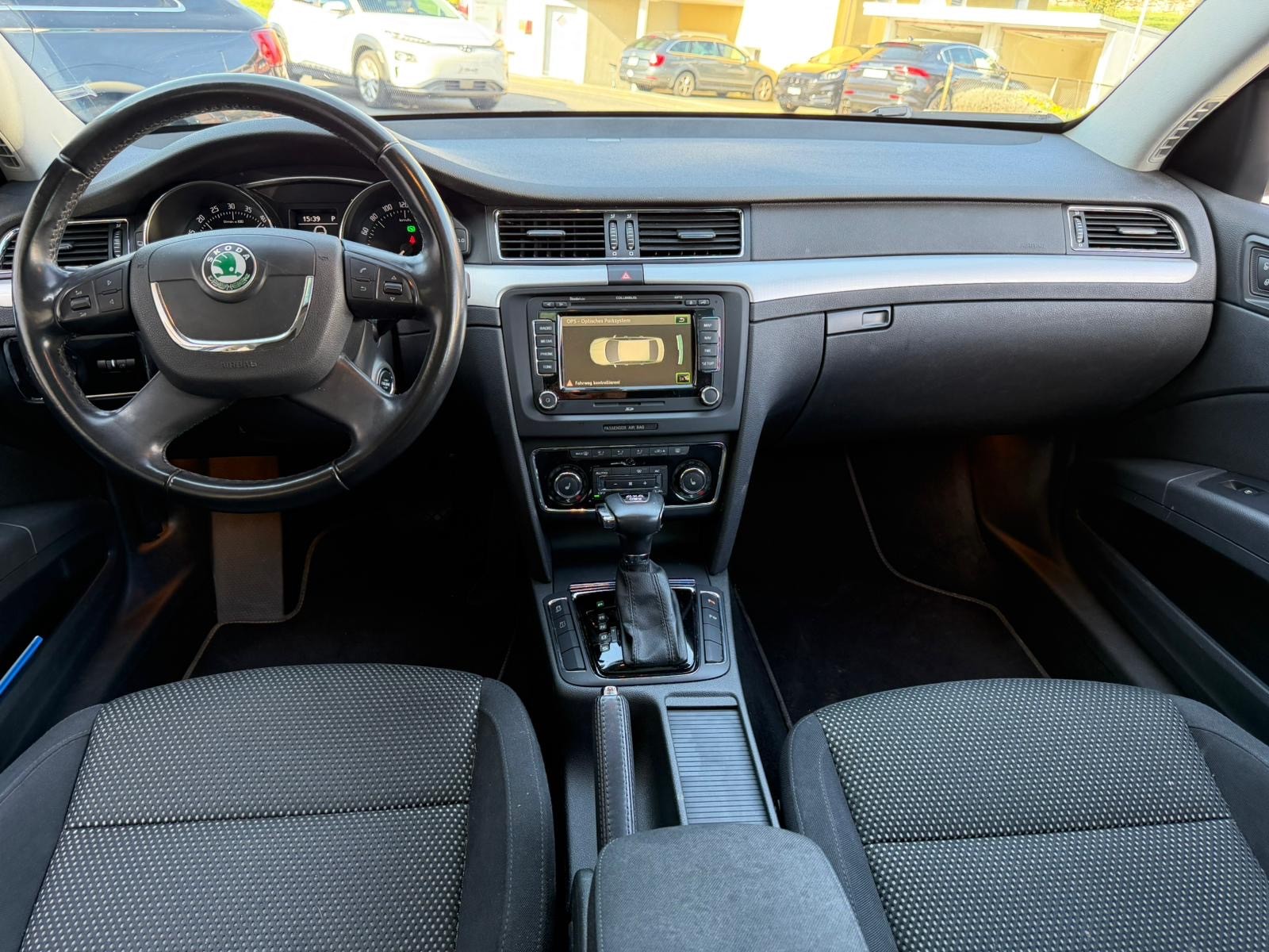 SKODA Superb 2.0 TDi AllDrive 4x4 DSG-image-12