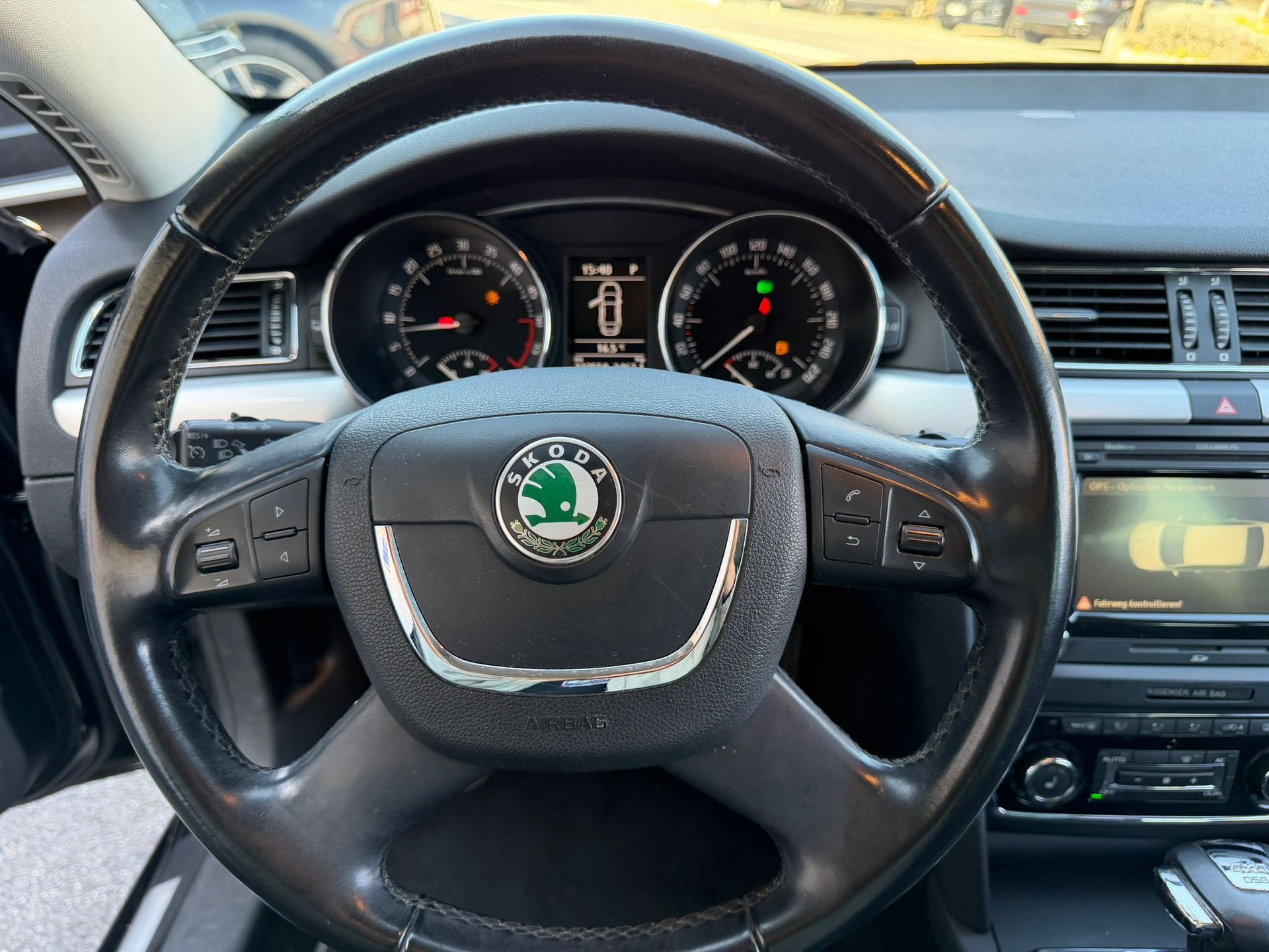 SKODA Superb 2.0 TDi AllDrive 4x4 DSG-image-11