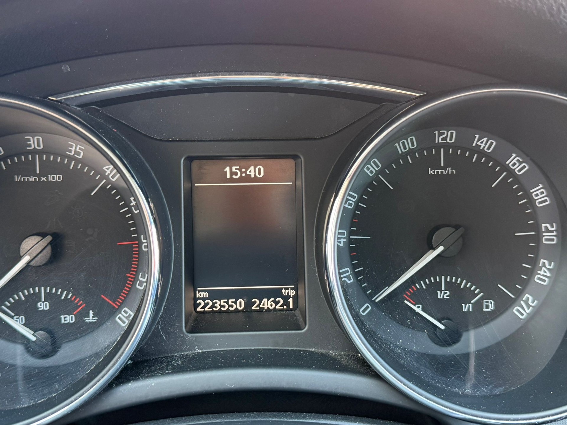 SKODA Superb 2.0 TDi AllDrive 4x4 DSG-image-13