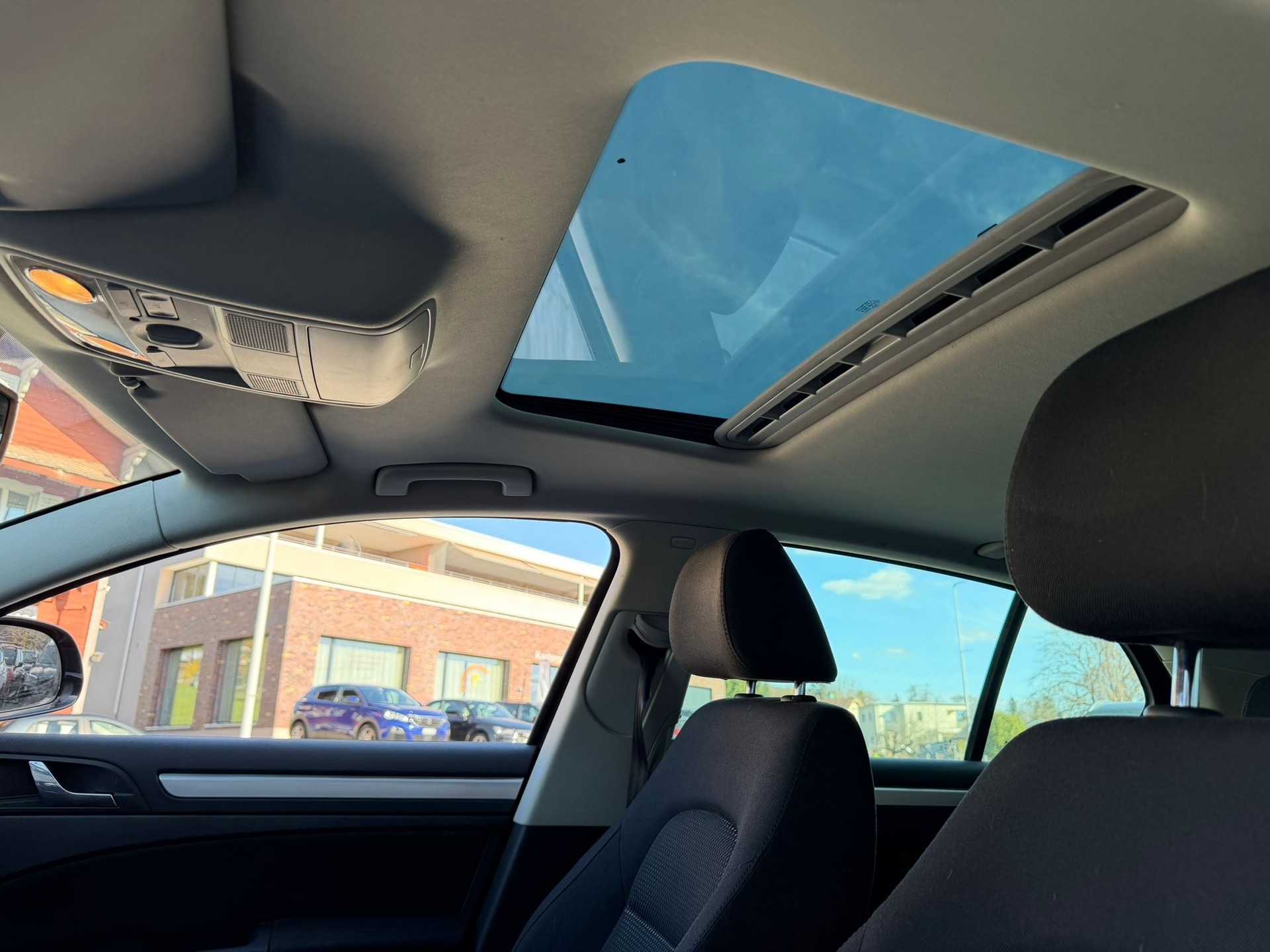 SKODA Superb 2.0 TDi AllDrive 4x4 DSG-image-9
