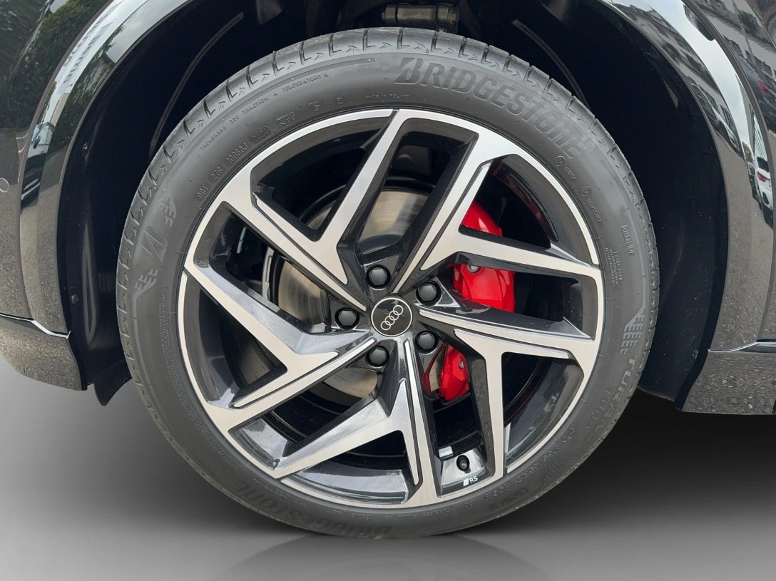 AUDI SQ6 e-tron quattro-image-12