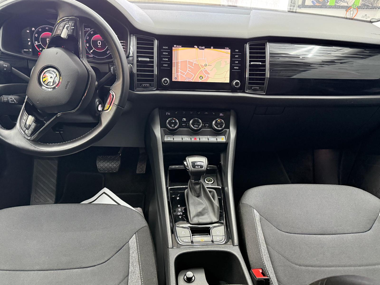 SKODA Kodiaq 2.0 TSI 4x4 Sport Line-image-8