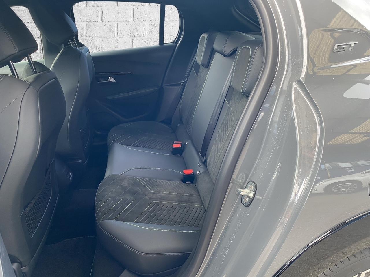PEUGEOT 208 1.2 Hybrid 145 GT-image-10