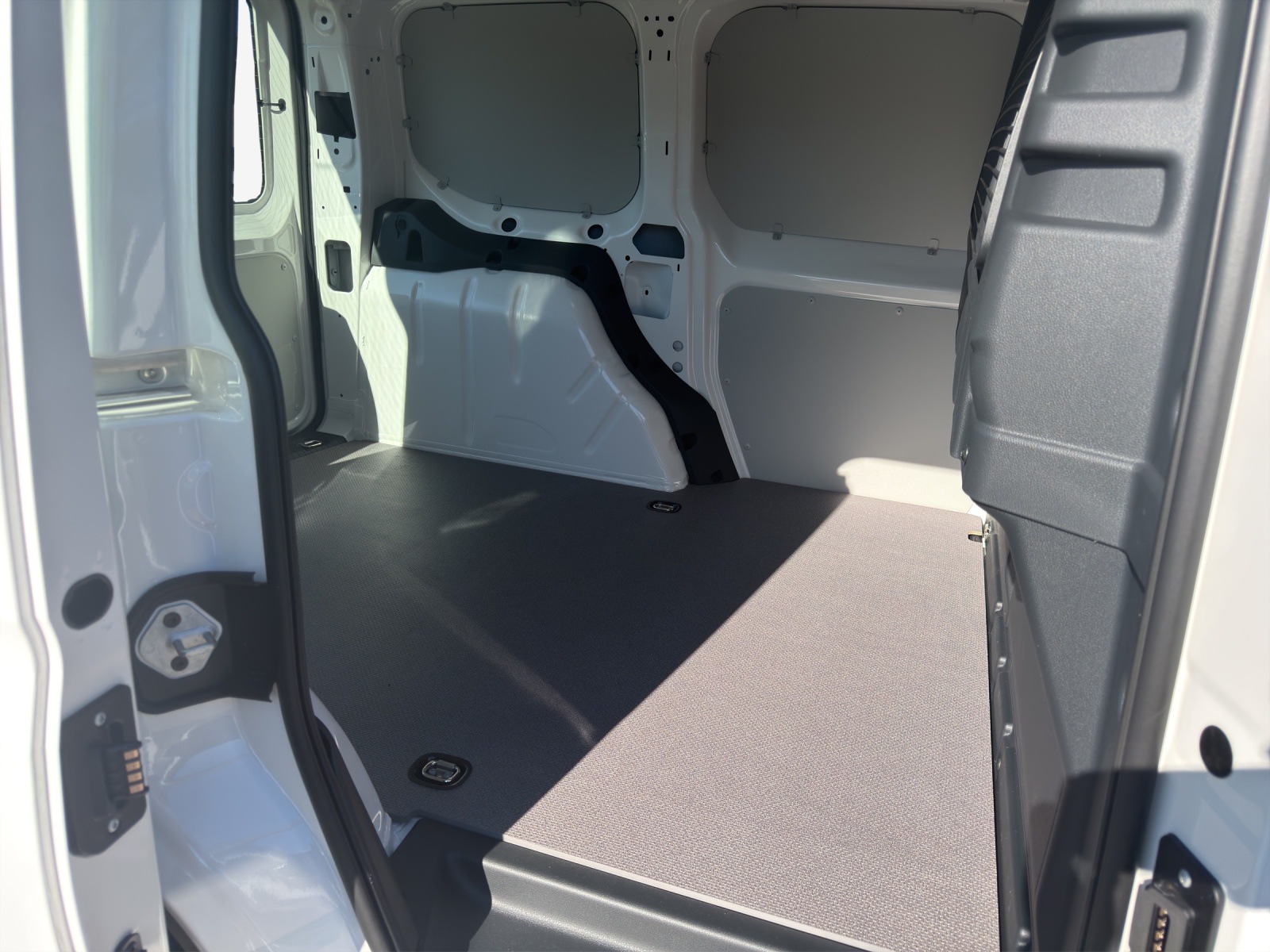 VW Caddy Cargo Entry 2.0TDI 102PS 6G-image-11
